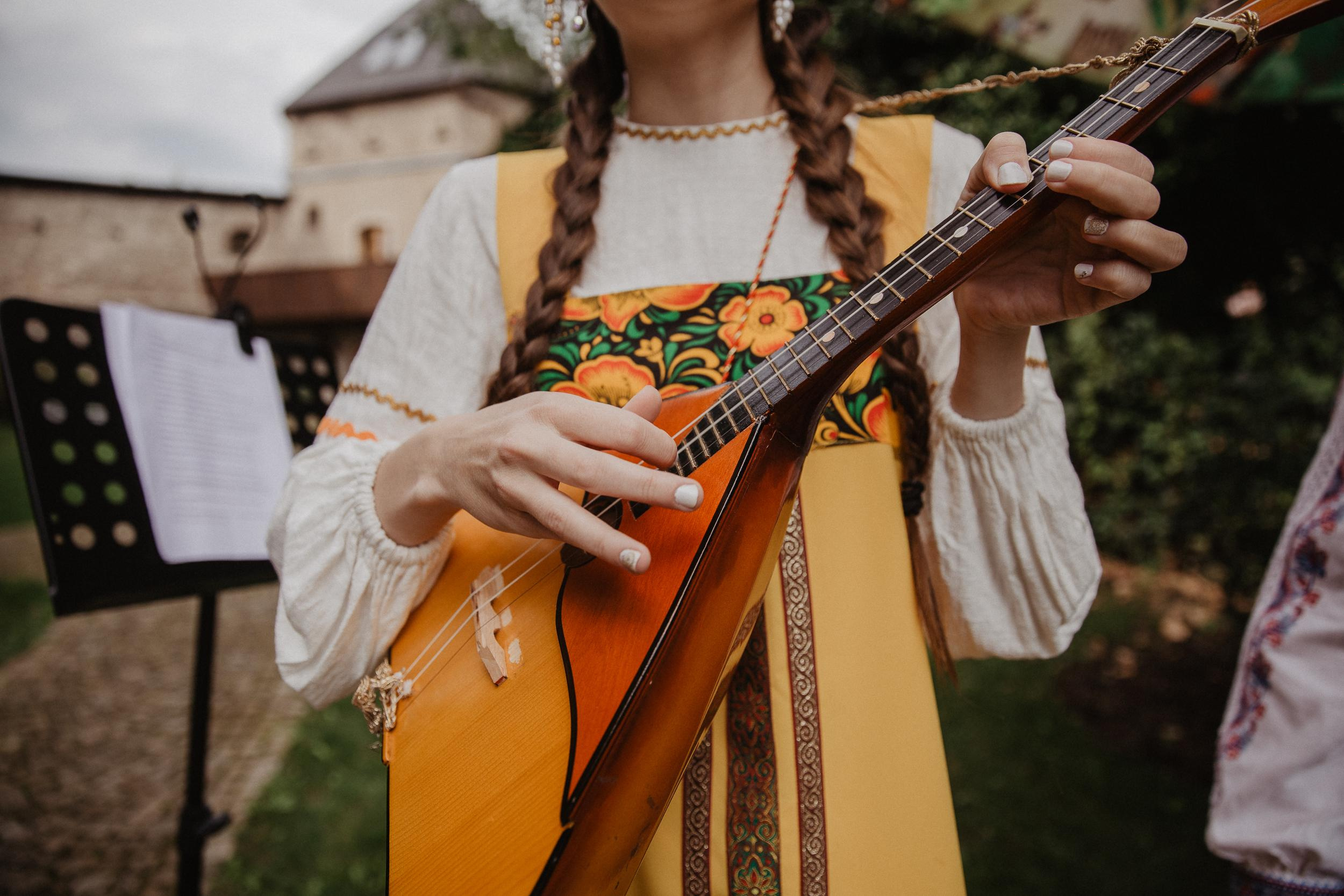 Intimate Wedding in castle Austria. Iceland elopement photographer & videographer