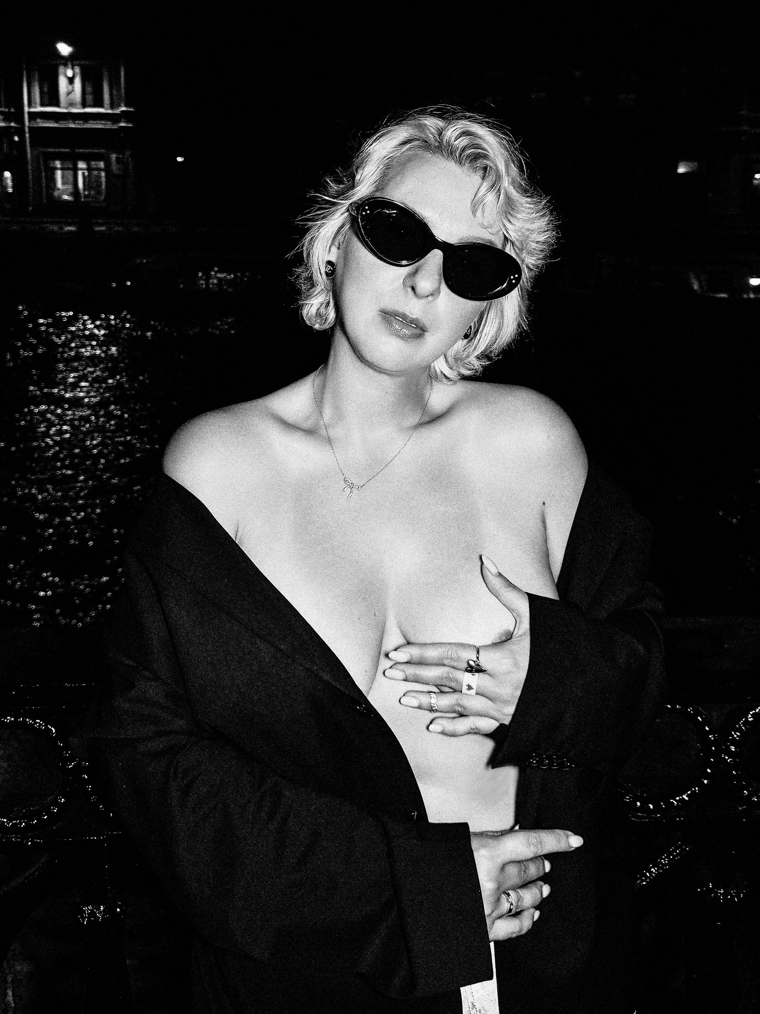 Modern Film Noir Photography | Bold Street Portrait Sessions. Videographer and photographer in New York // MAKAROV.VIDEO