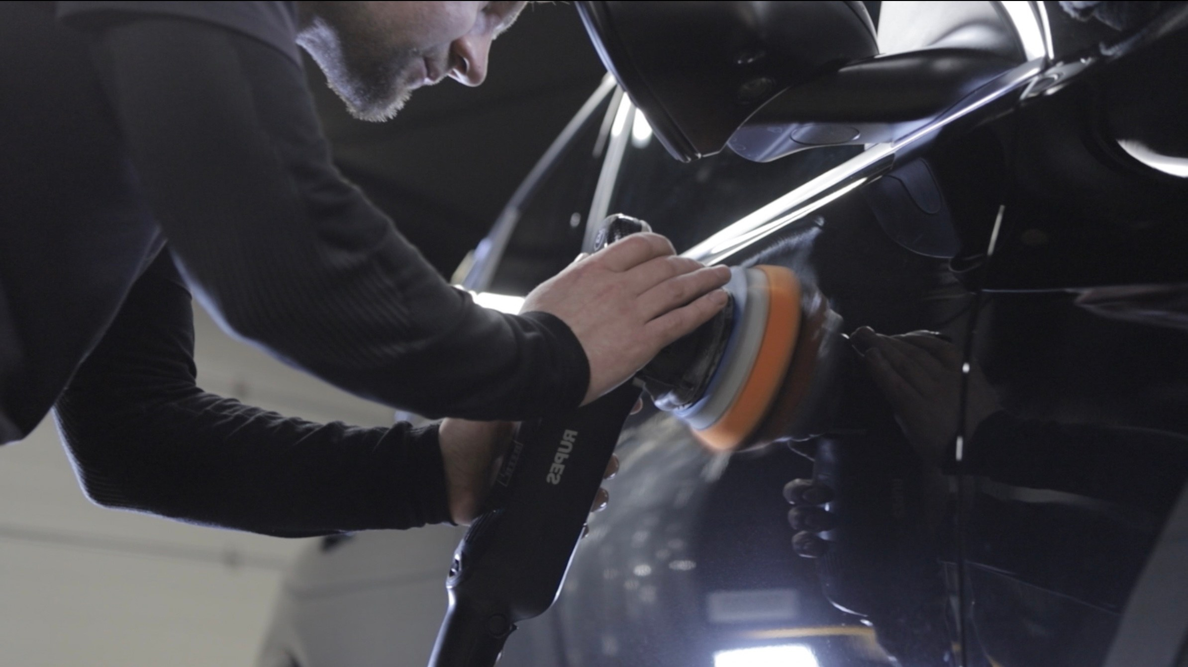 Сохраним заводское лакокрасочное покрытие на крыльях и стойках автомобиля Кишинев