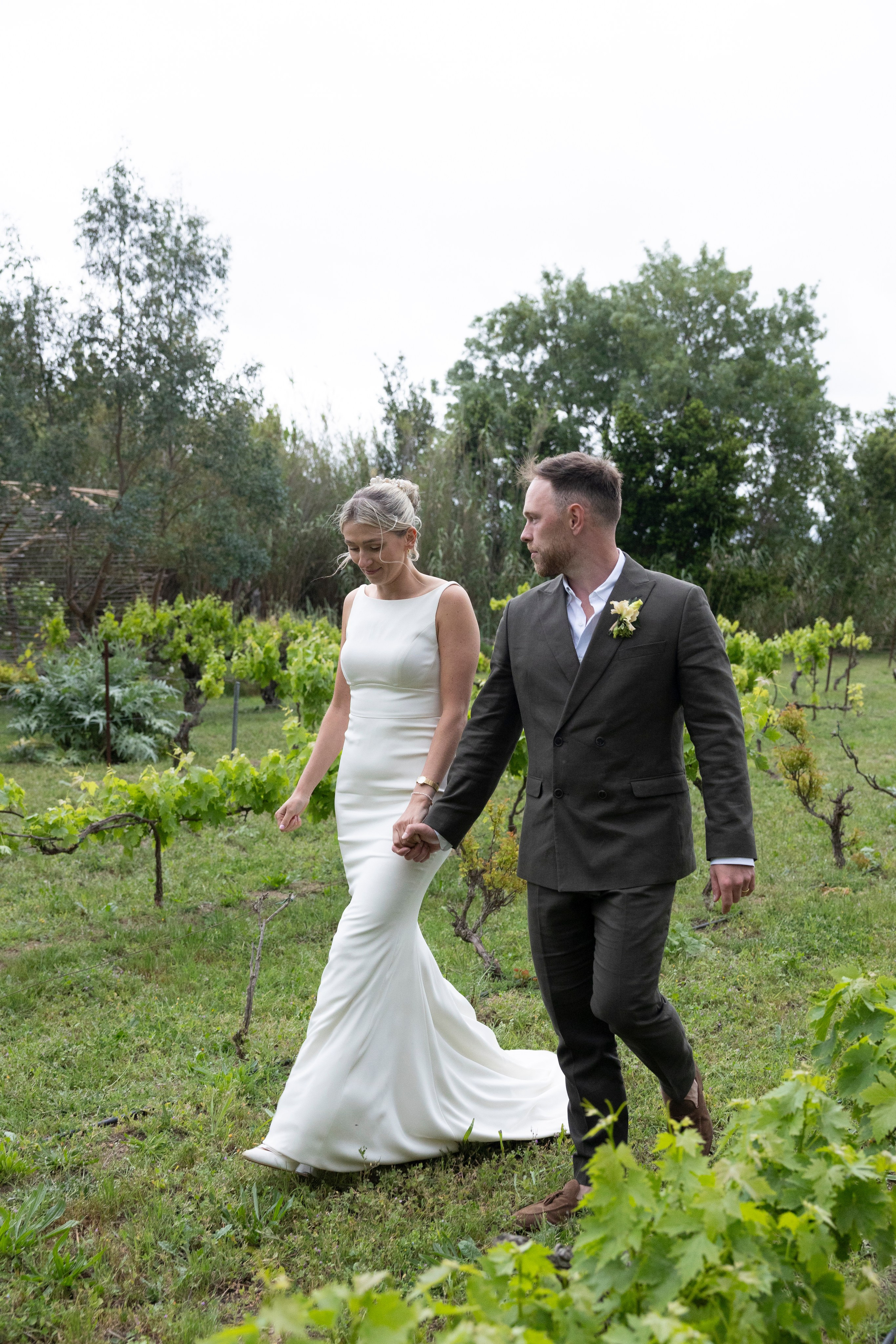 Vineyard Château Wedding in Occitanie — Puits Es Pratx. Eugénie Smirnova — Wedding & Elopement Photographer in Southwest France