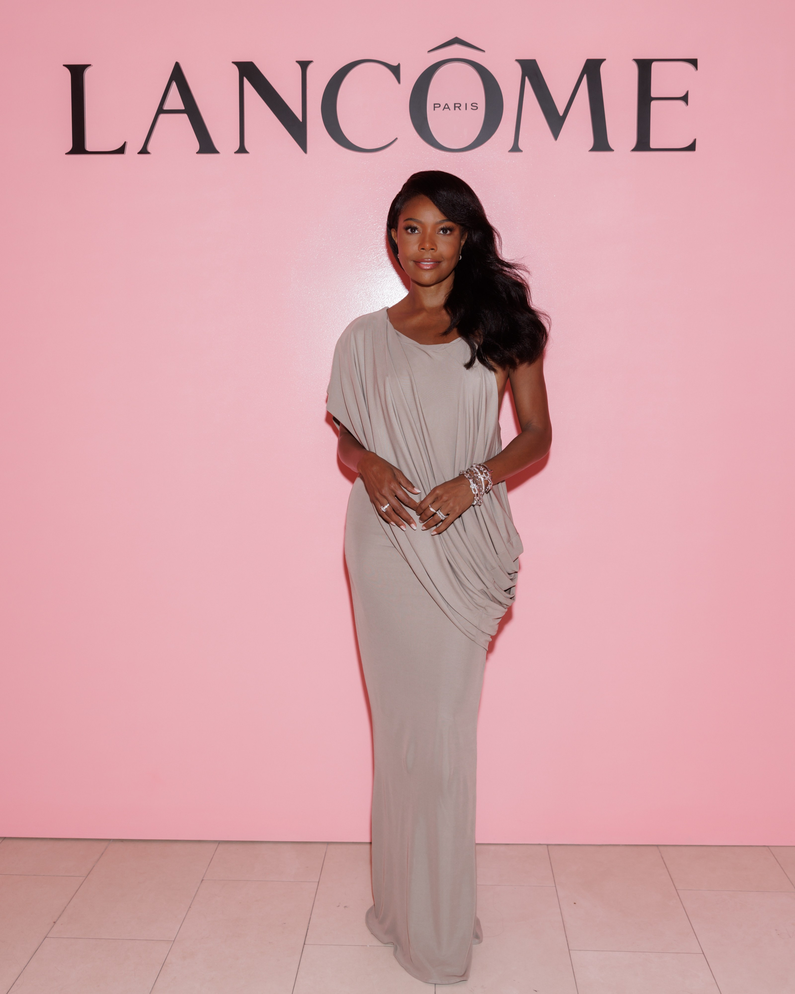 Lancôme portrait on pink backdrop – beauty event portrait