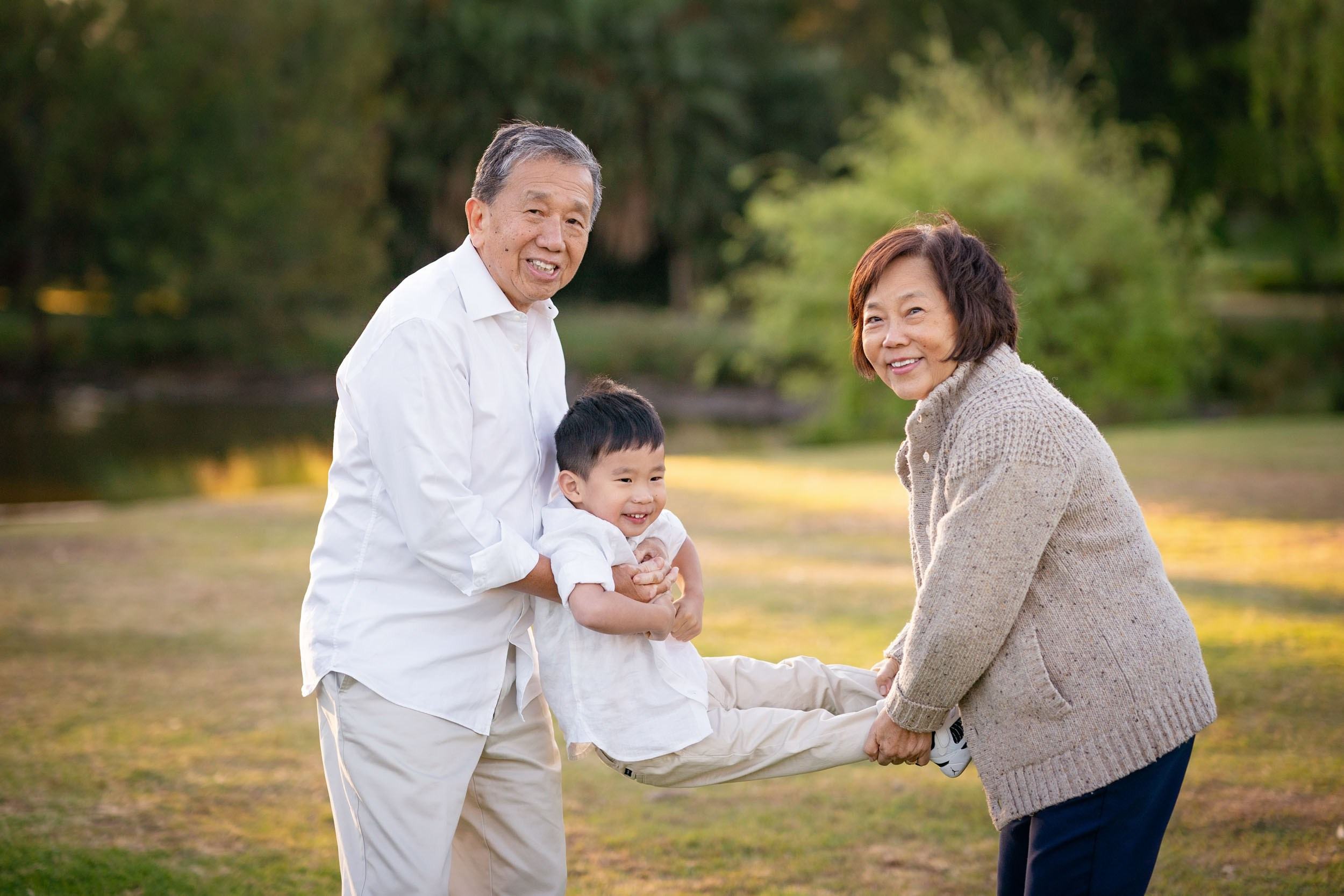 Best Extended Family and Grandparents Photography shoot in Sydney. Family and Maternity Photography in Sydney, Hills District