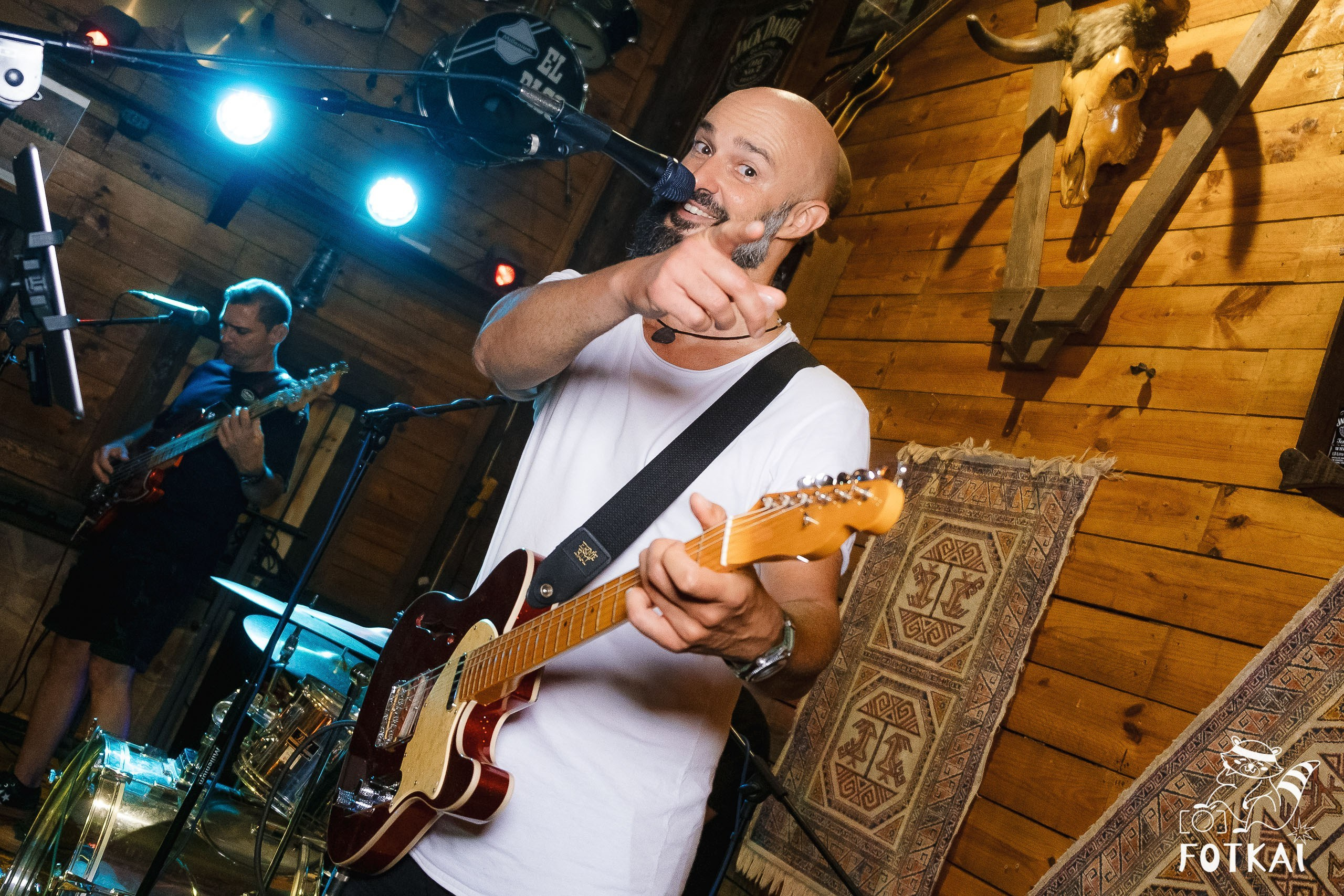 Boyan Hristov: Болгарский музыкант, превращающий эмоции в искусство | FOTKAI