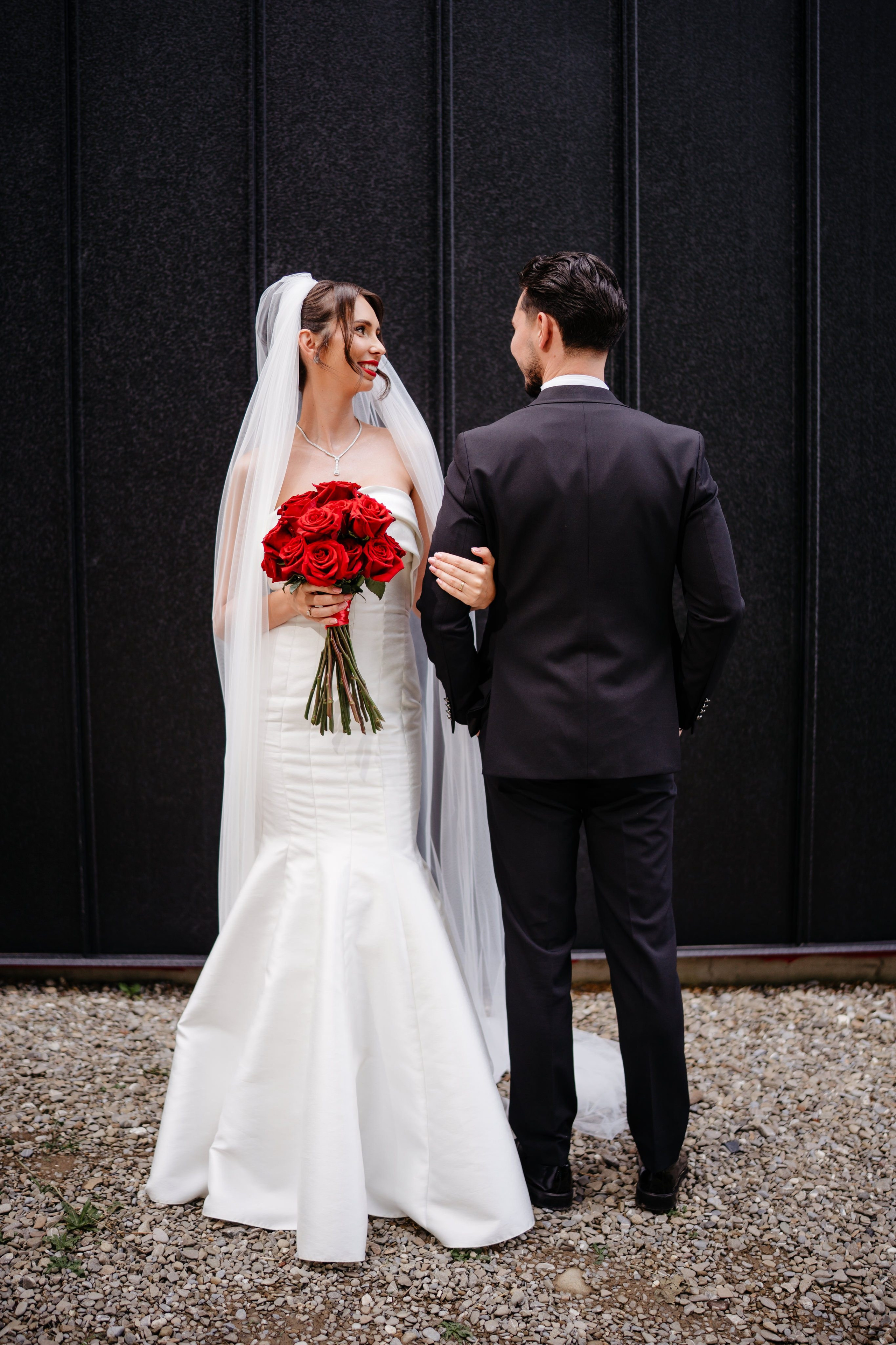 Povestea de nuntă a lui Anca și Dragoș în Bacău | Fotografie de Eveniment. Raw Studio. Fotograful tau de nunta!