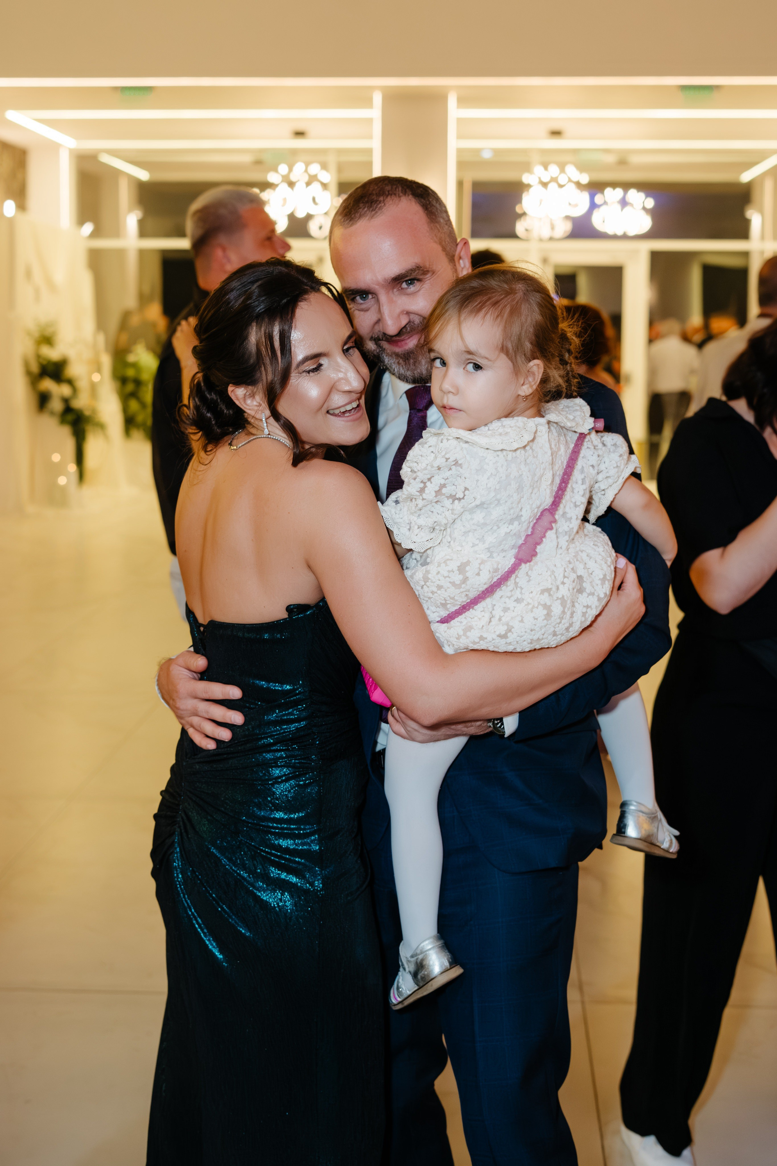 Povestea de nuntă a lui Anca și Dragoș în Bacău | Fotografie de Eveniment. Raw Studio. Fotograful tau de nunta!