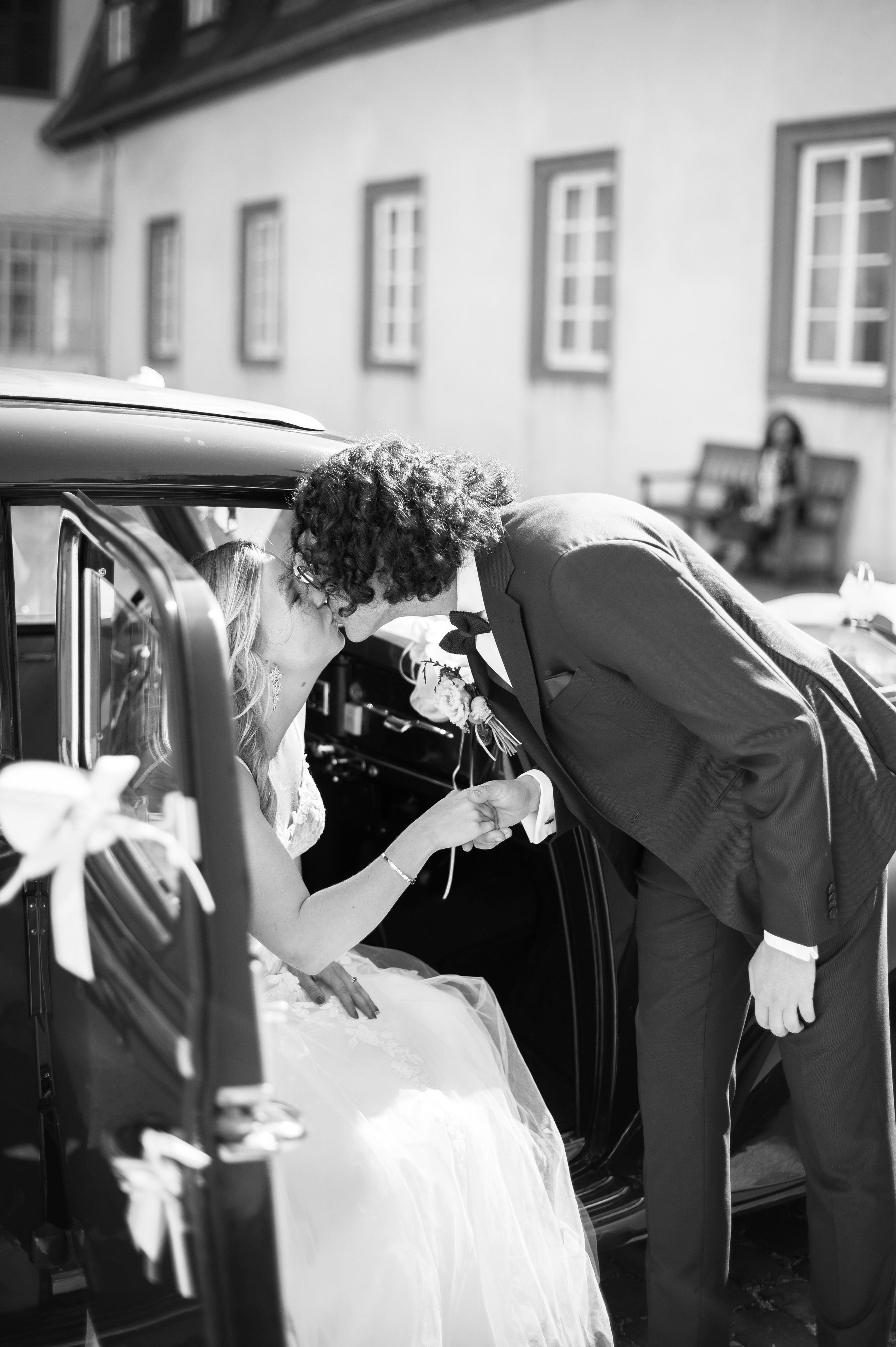 Glückliche Momente direkt nach der Trauung im Schloss Bad Homburg
