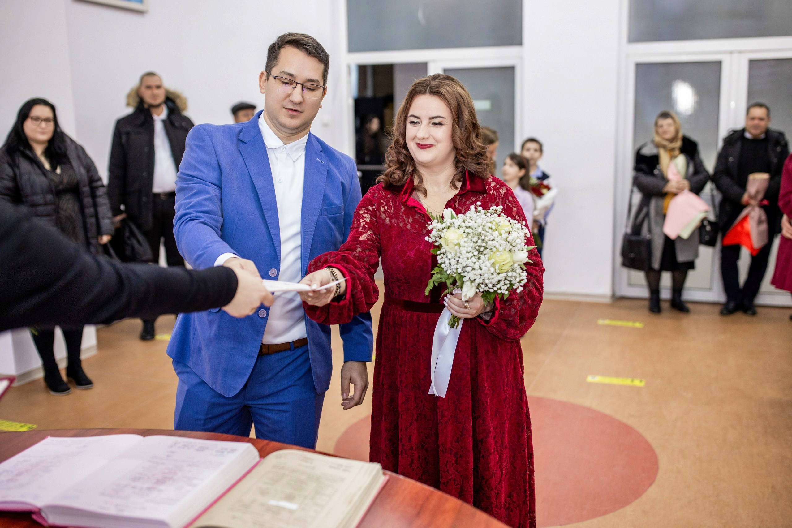 • fotograf cununie religioasă Dorohoi Alexandru și Otilia în biserică • fotograf cununie religioasă Dorohoi moment emoționant schimb de priviri • fotograf cununie religioasă Dorohoi mirii în timpul slujbei • fotograf cununie religioasă Dorohoi cadre naturale din biserică • fotograf cununie religioasă Dorohoi binecuvântarea mirilor • fotograf stare civilă Botoșani Alexandru și Otilia spun DA • fotograf stare civilă Botoșani moment semnare acte oficiale • fotograf stare civilă Botoșani emoții la ieșirea din primărie • fotograf stare civilă Botoșani cadre cu mirii și invitații • fotograf stare civilă Botoșani fotografii naturale și autentice • fotograf nuntă Botoșani ședință foto Alexandru și Otilia • fotograf nuntă Dorohoi cadre romantice ședință foto miri • fotograf nuntă Botoșani portrete elegante miri • fotograf nuntă Dorohoi cadre naturale în lumină caldă • fotograf nuntă Botoșani ședință foto în aer liber • fotograf nuntă Botoșani petrecere dans și distracție • fotograf nuntă Dorohoi momente spontane la petrecere • fotograf nuntă Botoșani invitați pe ringul de dans • fotograf nuntă Dorohoi cadre dinamice de la petrecere • fotograf nuntă Botoșani atmosferă vibrantă și emoții reale • Alin Chirilă fotograf surprinde emoțiile mirilor Alexandru și Otilia • Alin Chirilă fotograf cadre naturale și autentice de nuntă • Alin Chirilă fotograf poveste de dragoste spusă prin imagini • Alin Chirilă fotograf momente reale și emoții sincere • Alin Chirilă fotograf portrete elegante de miri • AlinoFotoStudio fotografie de nuntă Alexandru și Otilia • AlinoFotoStudio cadre artistice cununie religioasă • AlinoFotoStudio ședință foto miri în lumină naturală • AlinoFotoStudio fotografie autentică de nuntă în România • AlinoFotoStudio momente speciale surprinse cu emoție • povestitor prin fotografie surprinde iubirea dintre Alexandru și Otilia • povestitor prin fotografie cadre naturale și emoții reale • povestitor prin fotografie zi de nuntă spusă în imagini • povestitor prin fotografie momente autentice și pline de viață • povestitor prin fotografie amintiri transformate în artă Alin Chirilă fotograf – povestitor prin fotografie la nunta Alexandru și Otilia • AlinoFotoStudio fotograf nuntă – emoții reale surprinse natural • fotograf nuntă Botoșani • fotograf nuntă Dorohoi • fotograf cununie religioasă Dorohoi • fotograf stare civilă Botoșani • fotograf botez Botoșani • Alin Chirilă fotograf • AlinoFotoStudio • povestitor prin fotografie