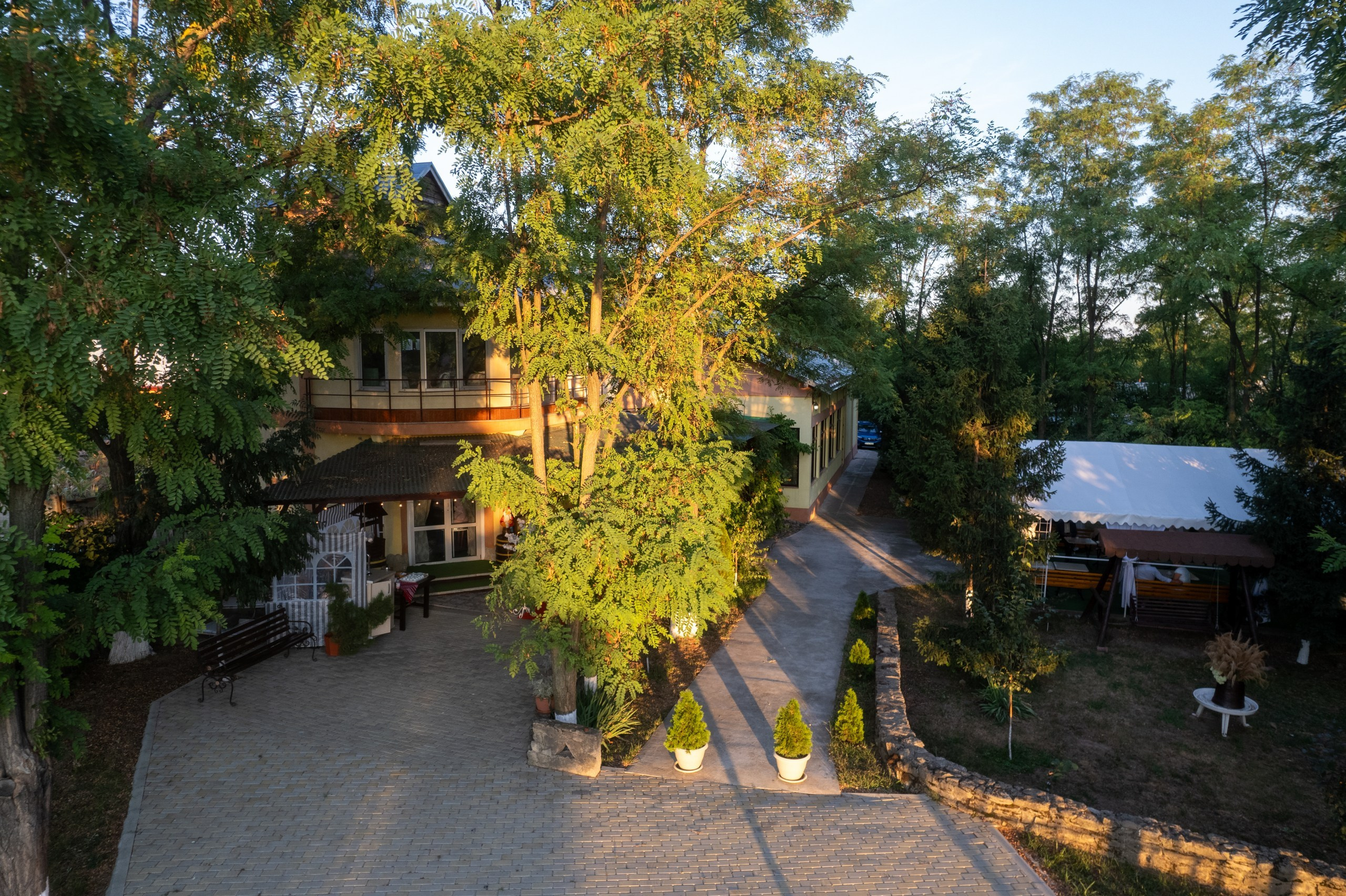 servicii foto. servicii foto Botoșani. servicii foto video Botoșani. fotograf nunta. fotograf evenimente. fotograf nunta Botoșani. Alin chirila. Alin chirila fotograf. Alinofotostudio.- Mire și mireasă – Sergiu & Liliana – ziua nunții, 2024 - Emoții în ziua nunții – Sergiu și Liliana - Dansul mirilor – fotografie artistică nuntă 2024 - Sedinta foto romantică în natură – Sergiu & Liliana - Rochia de mireasă și detalii de nuntă elegante