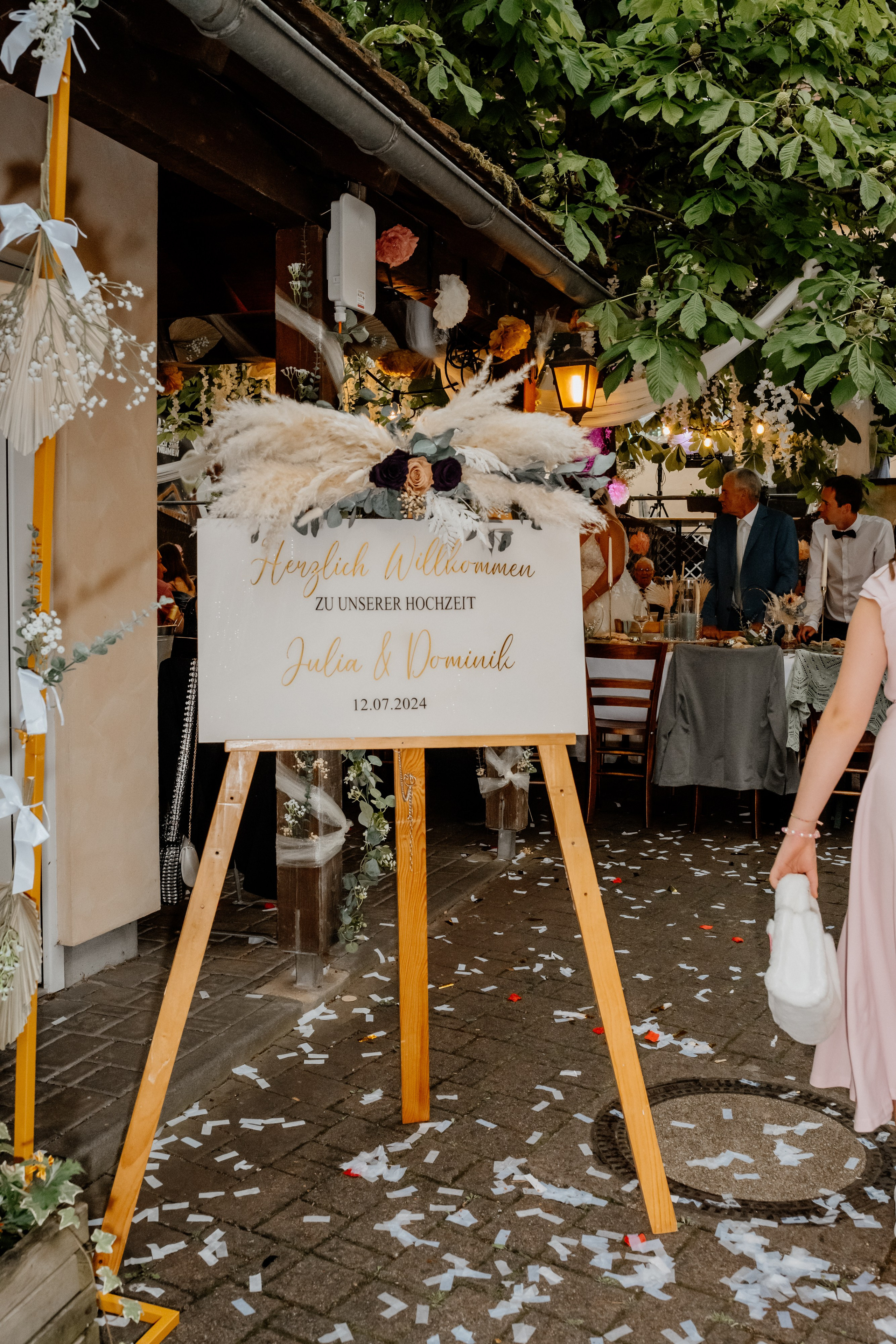 Romantische Hochzeit in Schloss Weikersheim | Julia & Dominik. Anna Saribekyan – Beste Hochzeitsfotografin in Würzburg, Top 10 in Deutschland
