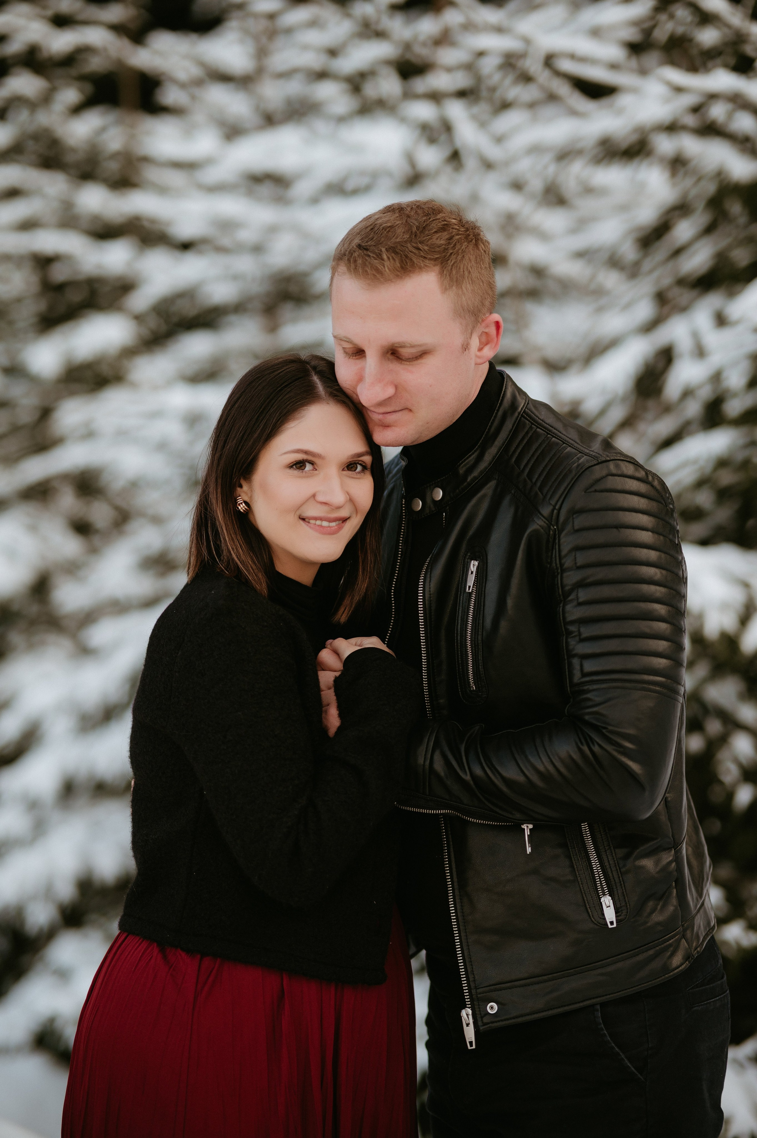 Ședință Foto de Familie la Munte – Fotografii de Iarnă în Lupcina. Valentin Melen - fotograf de nunta 🤍