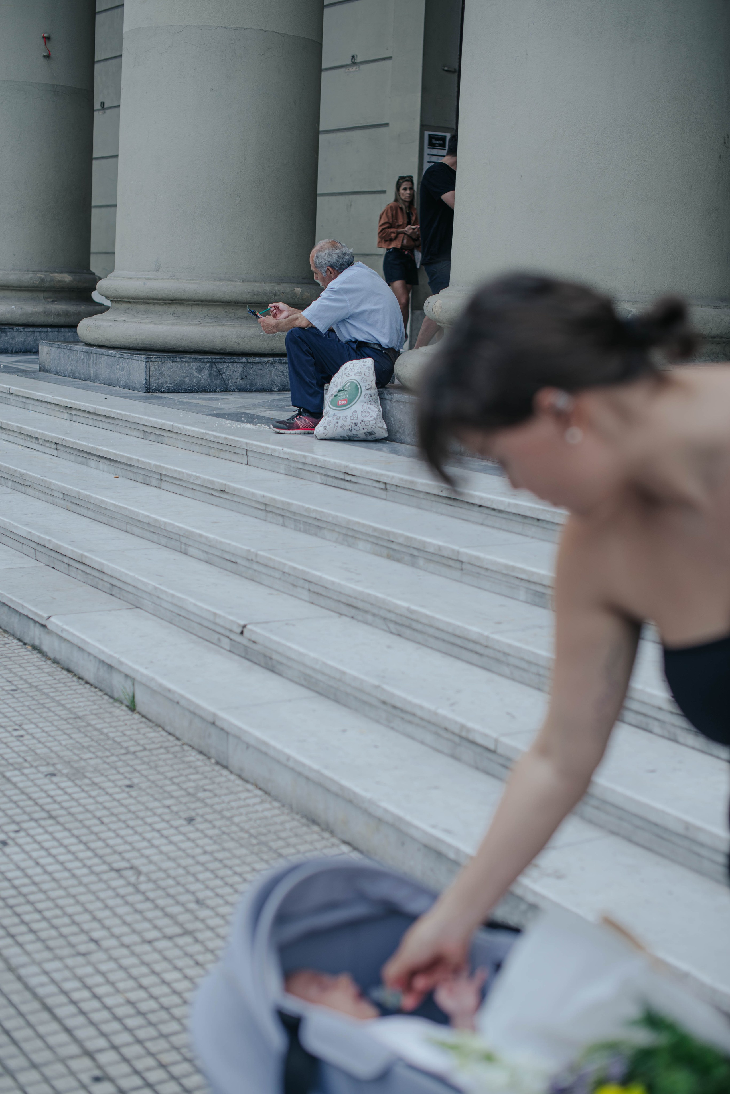Mom Yana and Mars. Photographer @elmirkami in the city of Buenos Aires