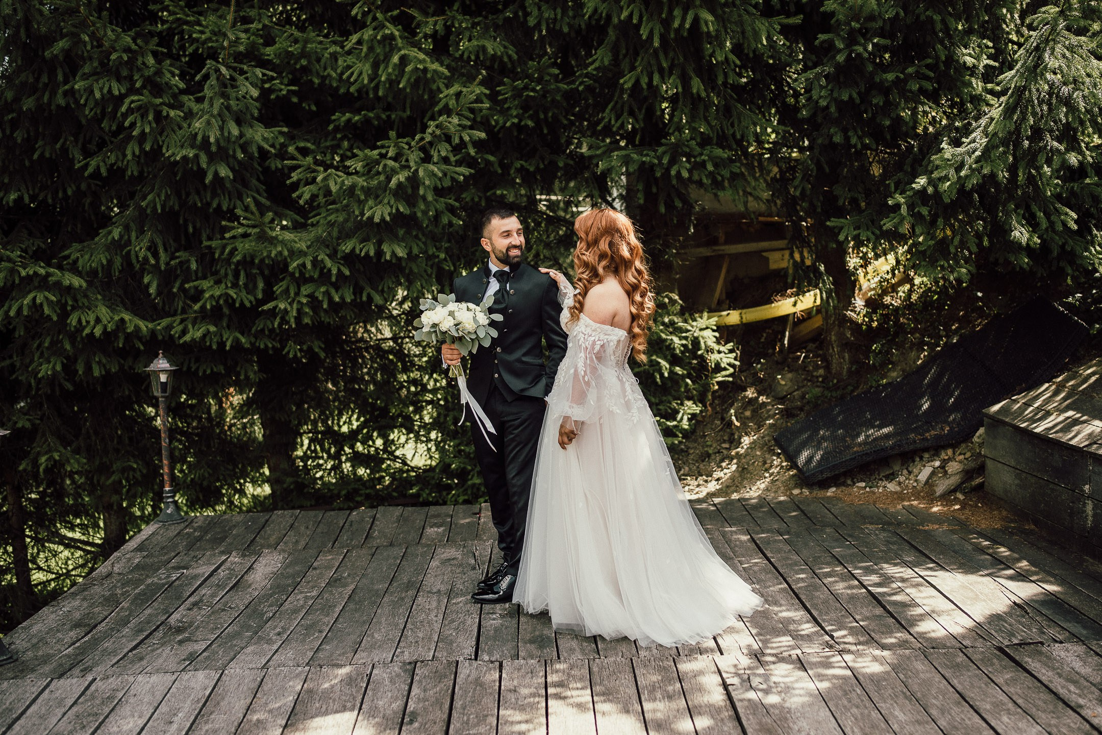 Nuntă la Motel Gilău în aer liber - Fotograf Nuntă Cluj. Horatiu Fat: Fotograf si Videograf Profesionist Nunta Cluj-Napoca