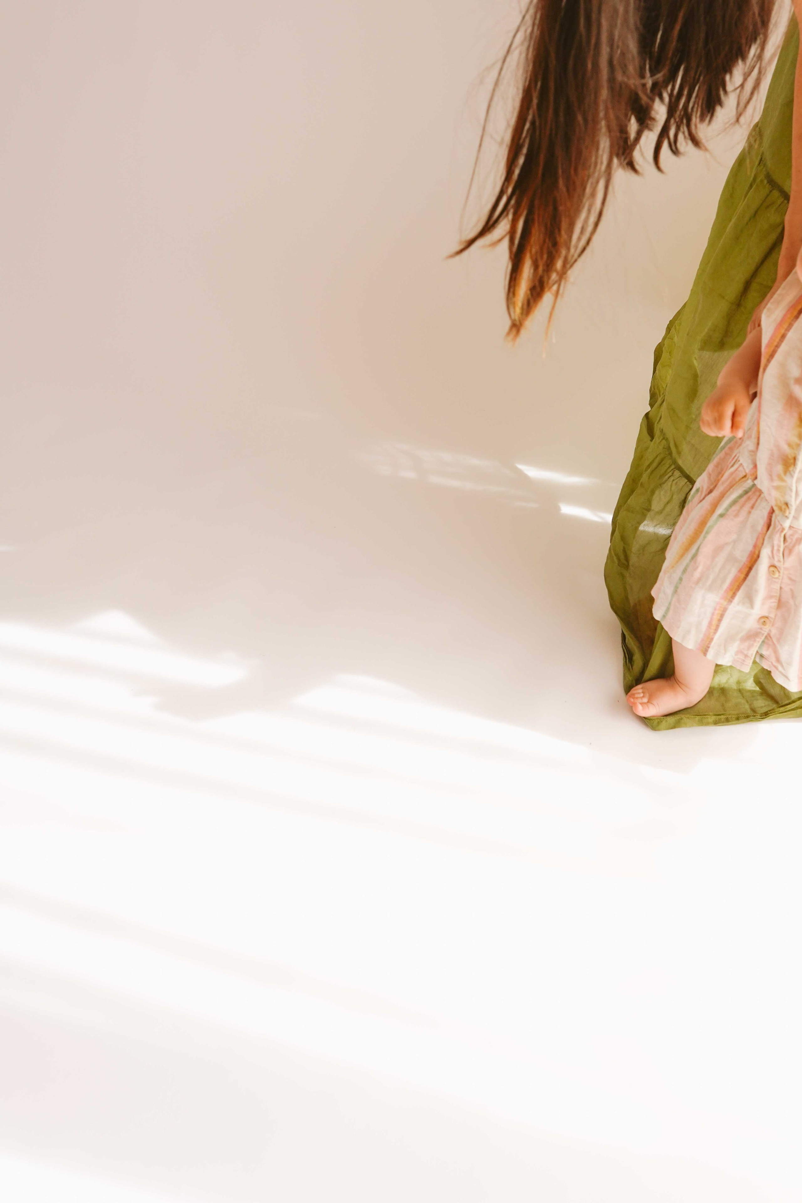 Aniversare. Madalina Beda- Artist vizual, fotograf, doula la nastere, consultant babywearing Brasov si in toata tara
