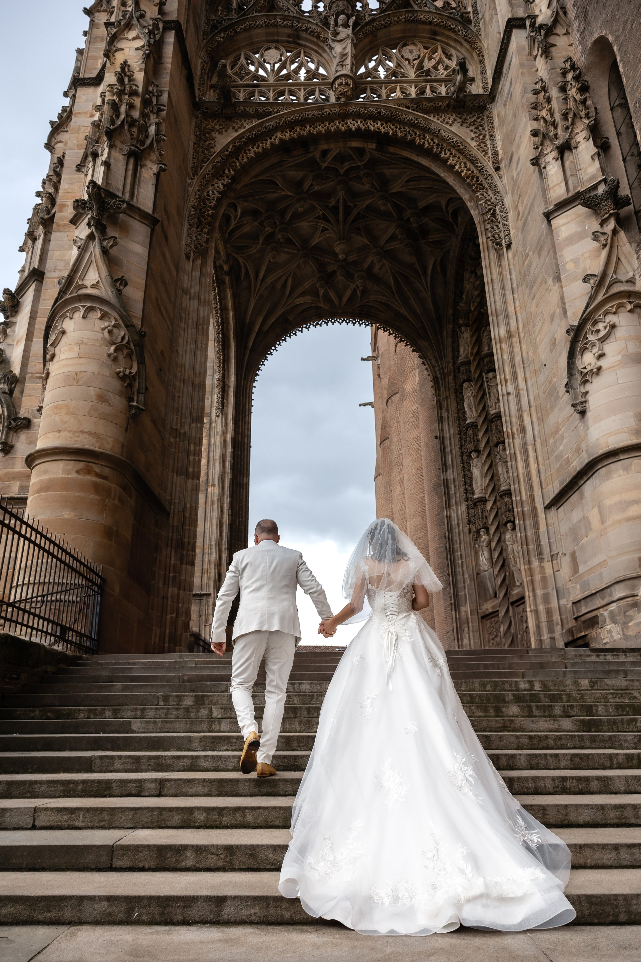 LES PLUS MAGNIFIQUES CHÂTEAU DE MARIAGE DU SUD-OUEST DE LA FRANCE (Mise à jour 2025). Eugénie Smirnova — Photographe à Toulouse et dans le Sud-Ouest