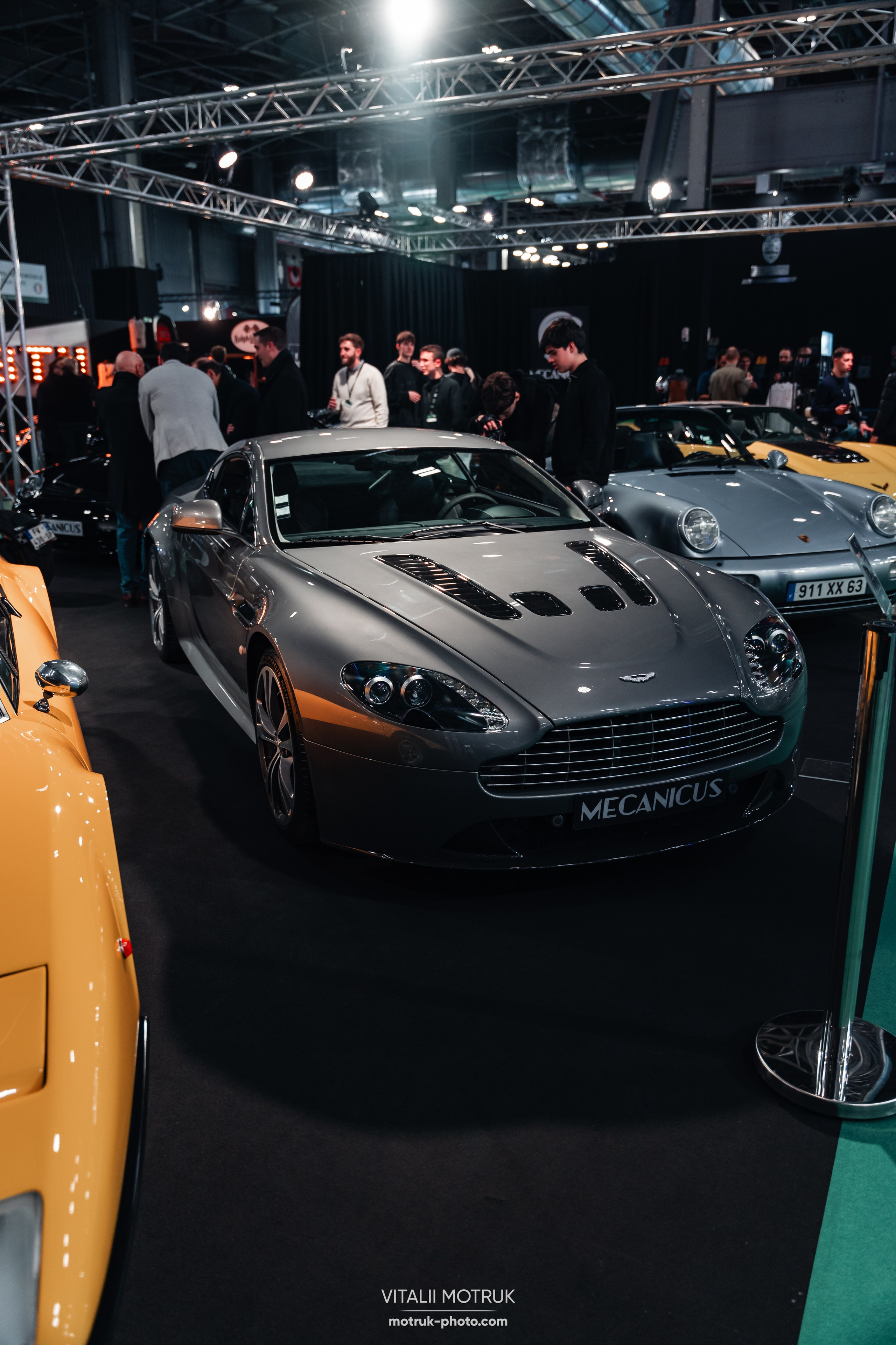 Retromobile-2024. Photographe de voitures à Paris — Vitalii Motruk