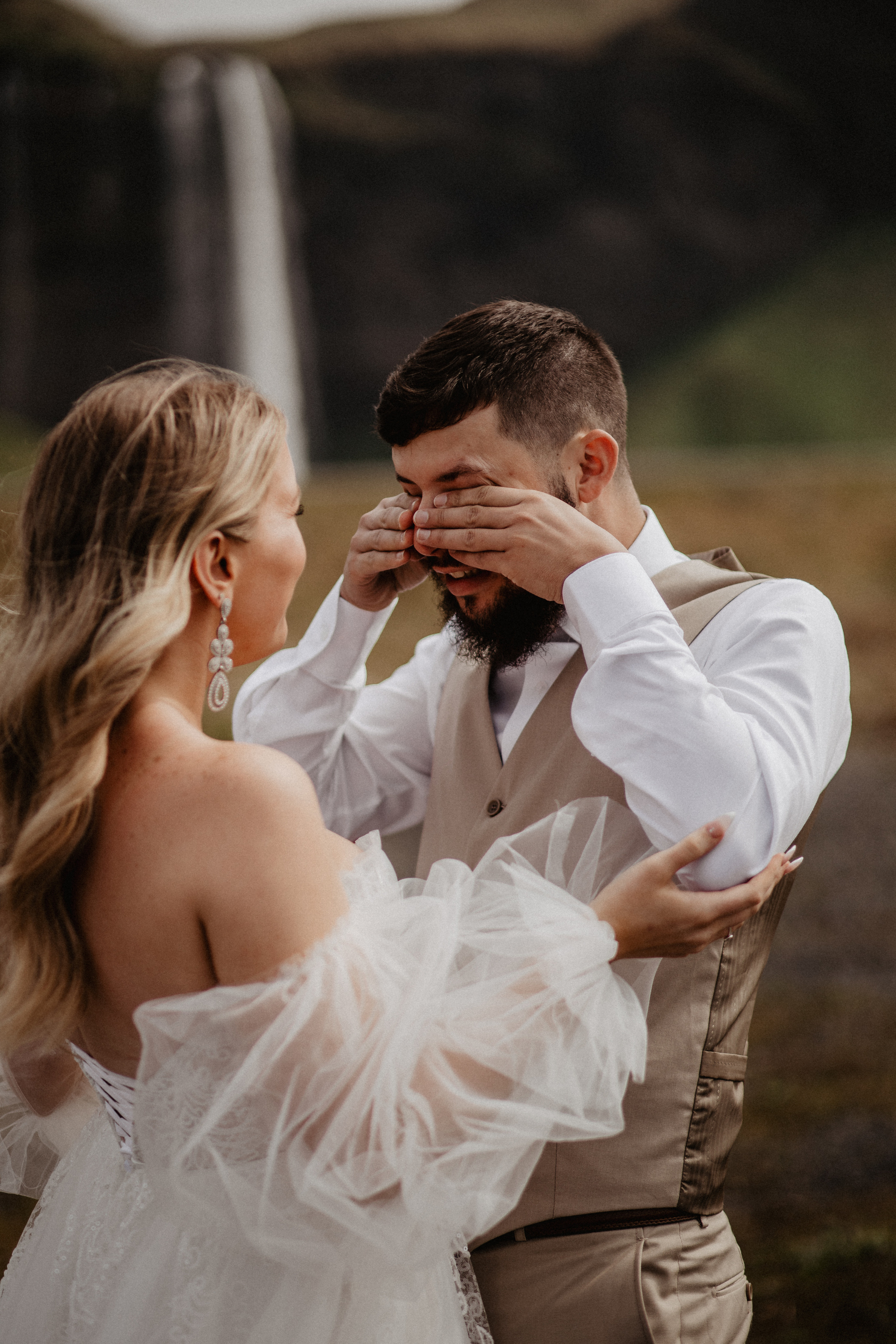Elopement in Iceland. Iceland elopement photographer & videographer