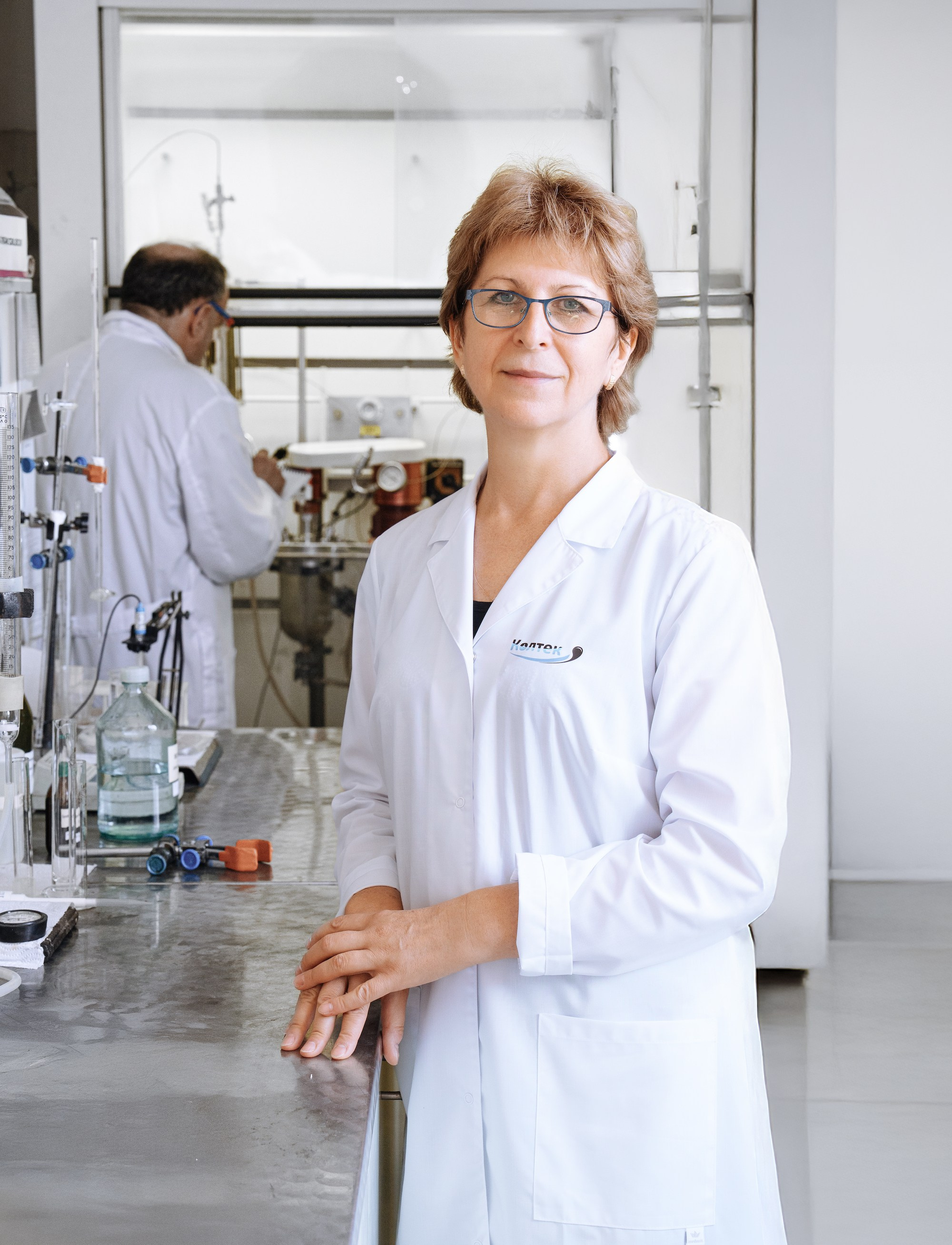 Портрет сотрудника химической лаборатории Москва — современное оборудование и рабочий процесс