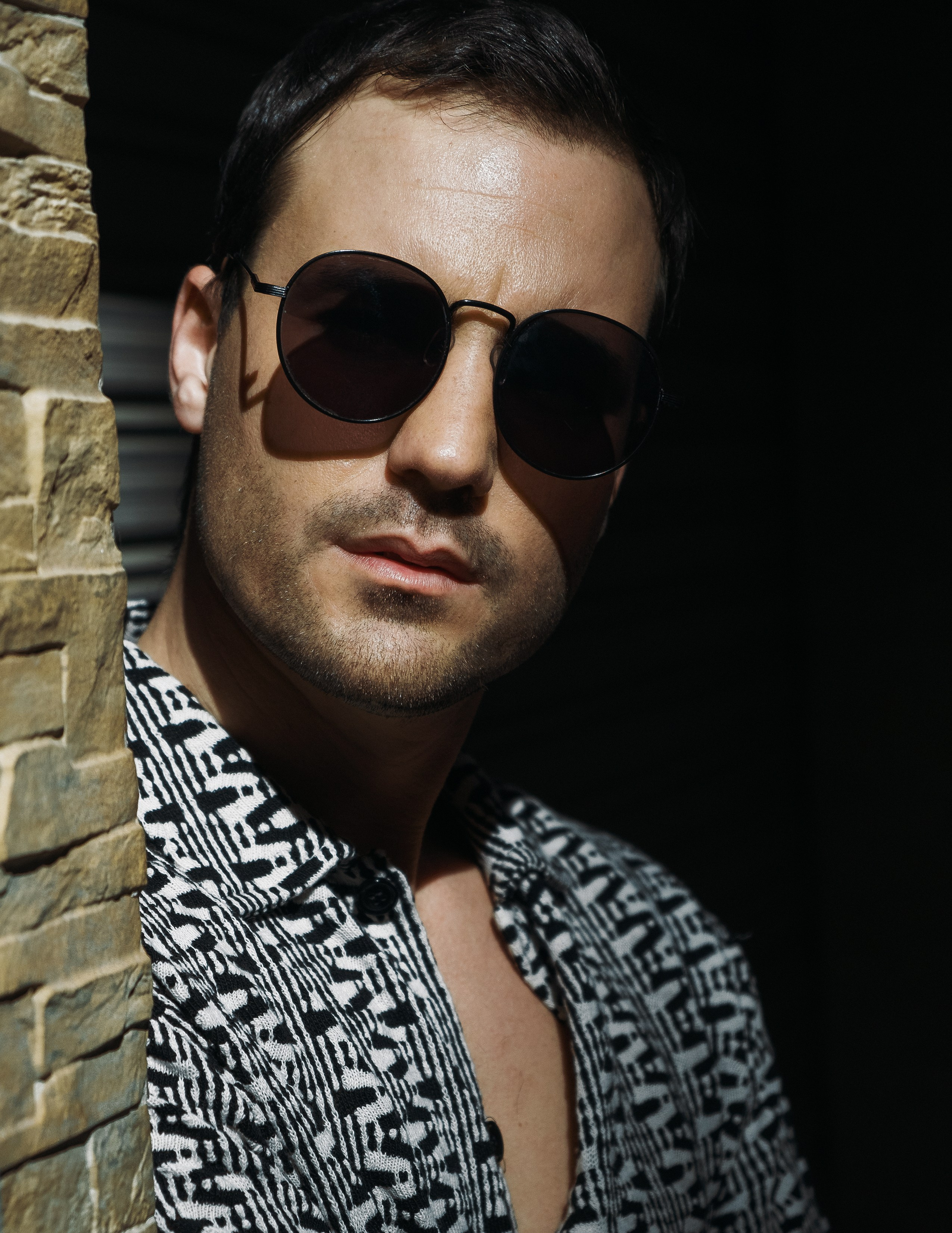 Эффектная фэшн-фотосессия для актера в старом городе Ориуэла — Портретный фотограф в Испании