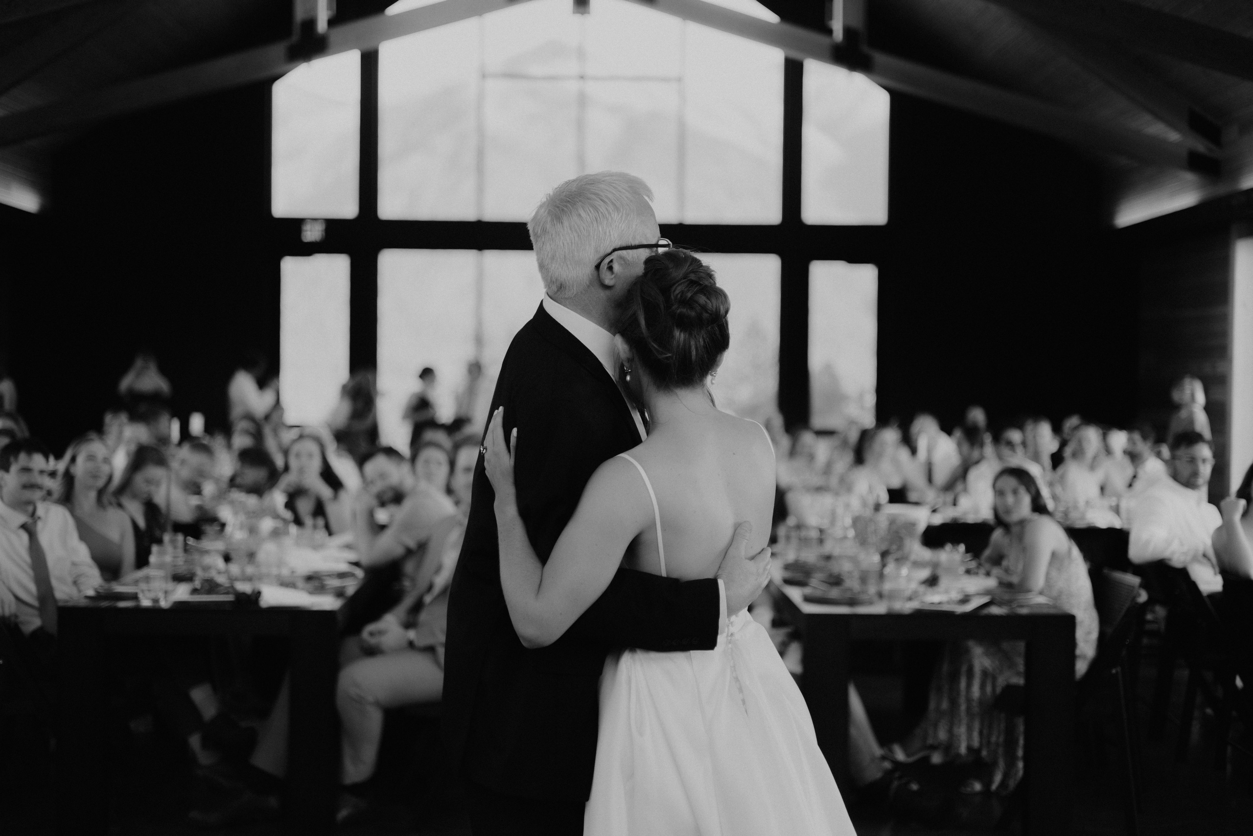 Wedding Shelby & Riley | Columbia River Gorge, WA | Georgy Shishkin Photography Photography. Portland Wedding Photographer | Authentic PNW Love Stories