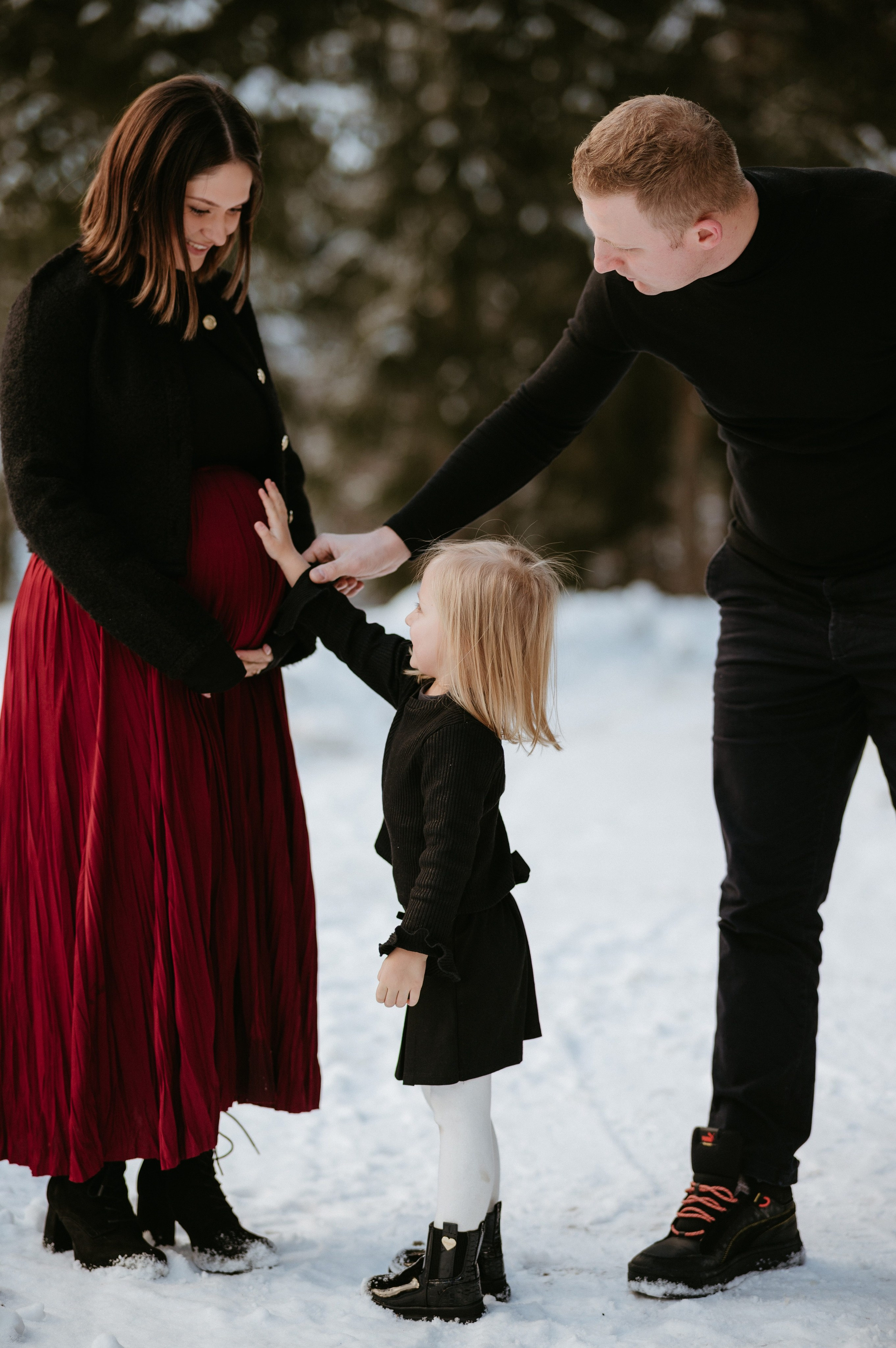Ședință Foto de Familie la Munte – Fotografii de Iarnă în Lupcina. Valentin Melen - fotograf de nunta 🤍