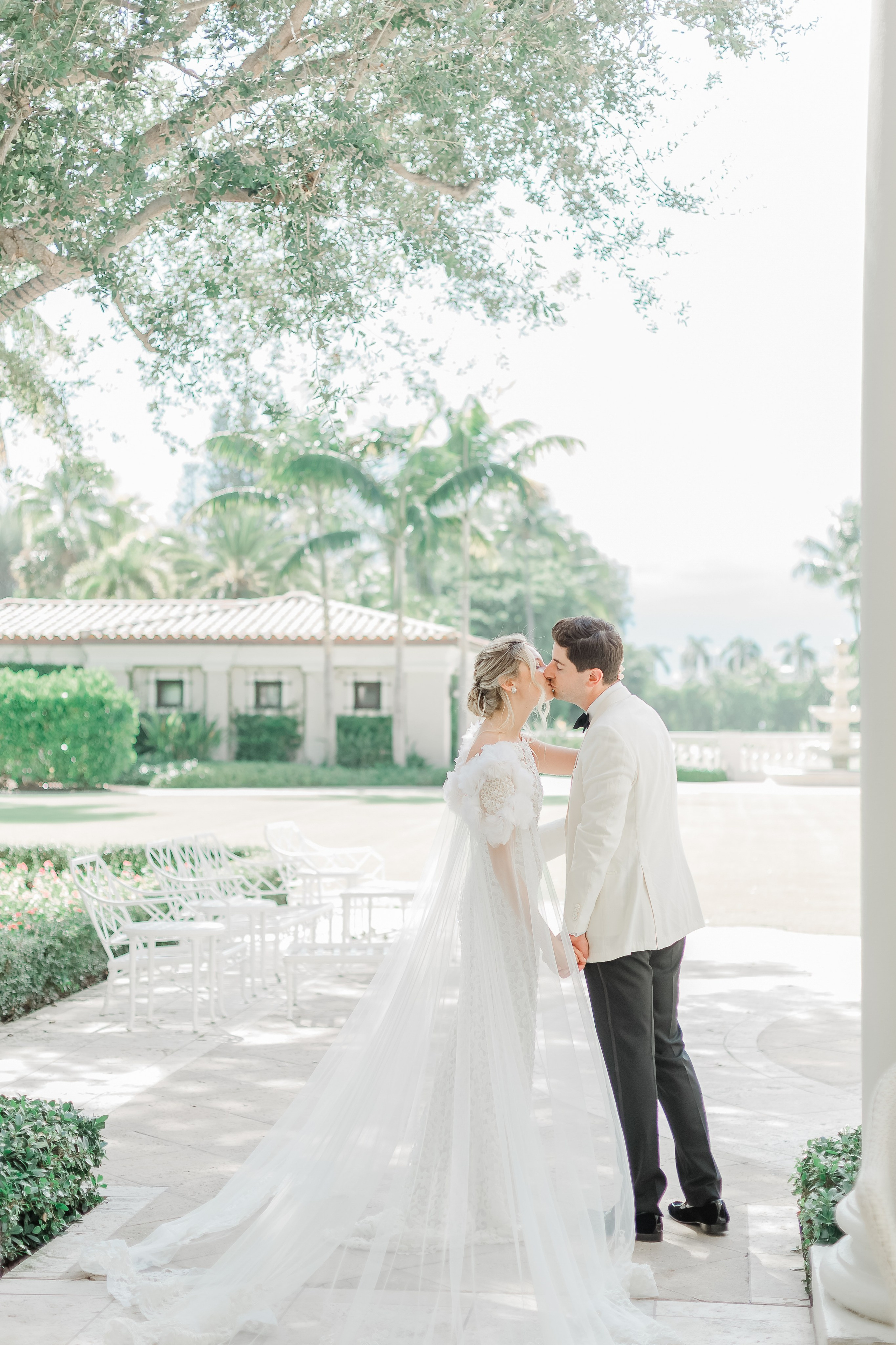 My name is Kate and I am family and wedding photographer