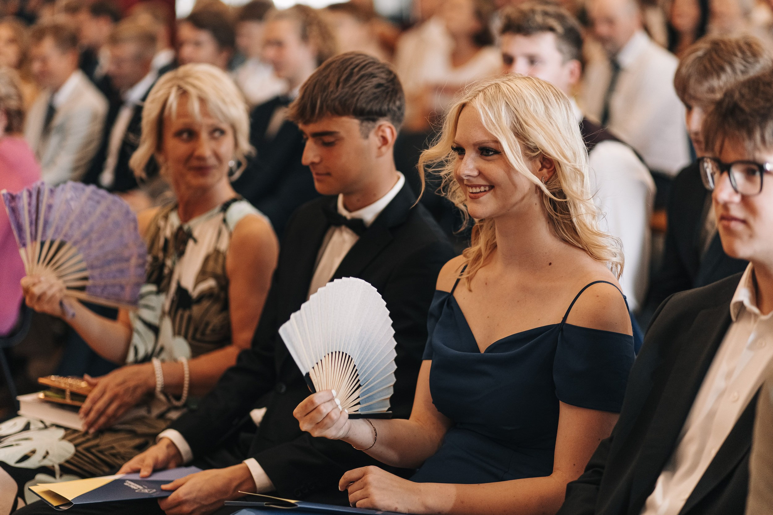 Skolas izlaiduma fotogrāfs