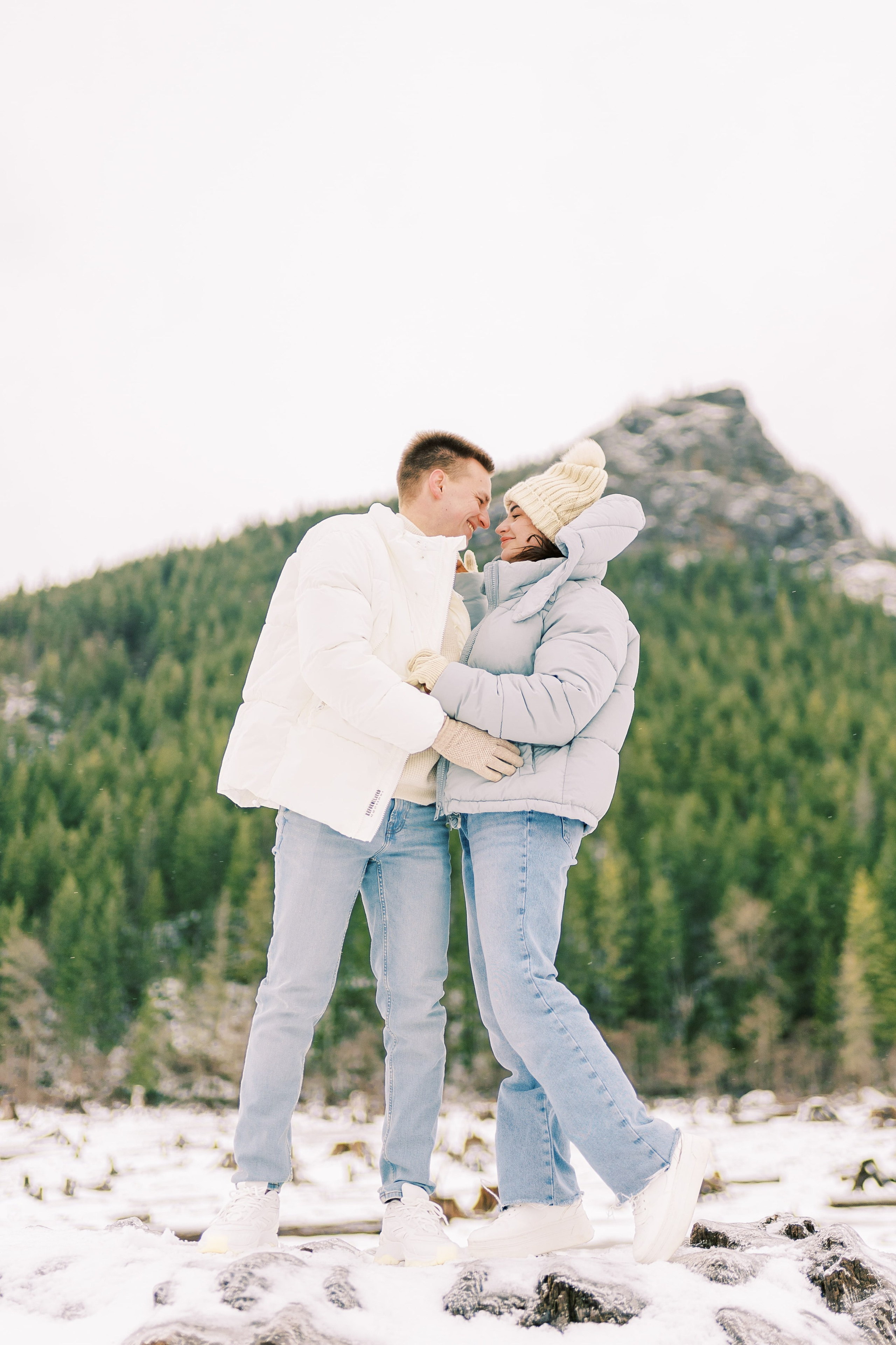 Irina & Bogdan / January 2024. Rattlesnake Lake, WA. EVAN ARISTOV WEDDING PHOTOGRAPHY — Seattle Wedding Photographer