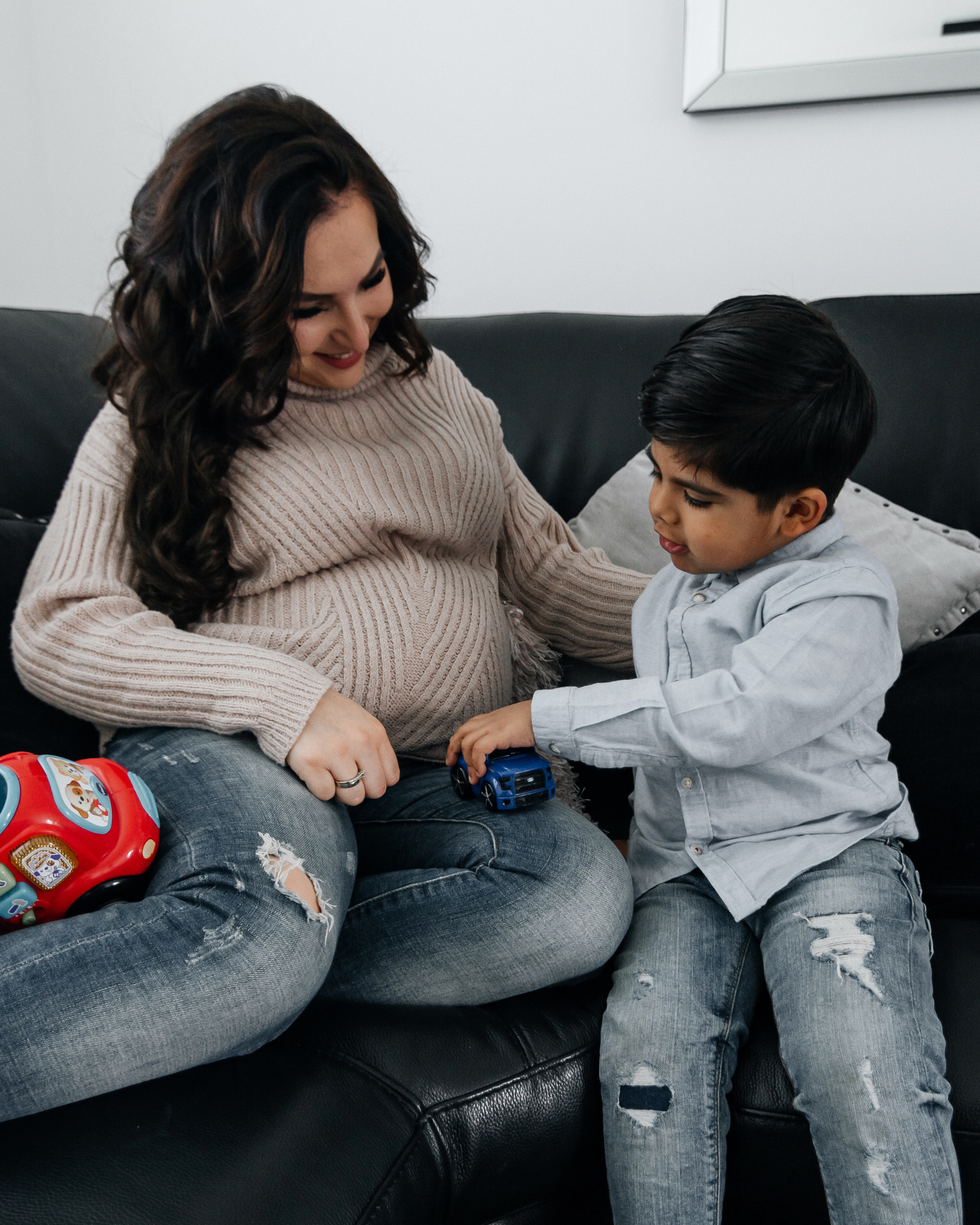 Home Maternity Photoshoot Tips | Rapley Photography. Rapley Photography | West Yorkshire Wedding & Portrait Photographer