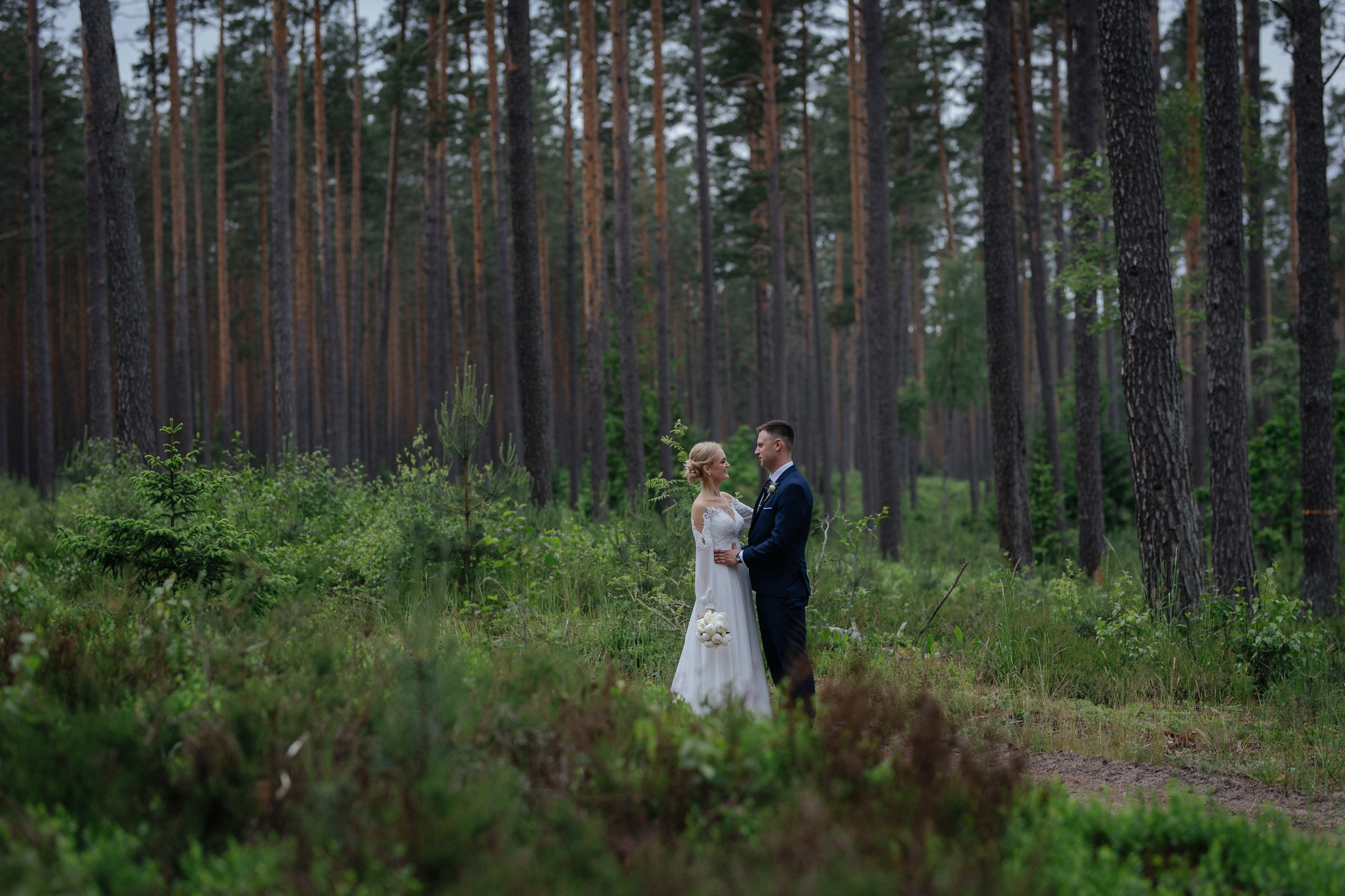 Vestuvinė fotosesija Kazlų Rūdos miškuose