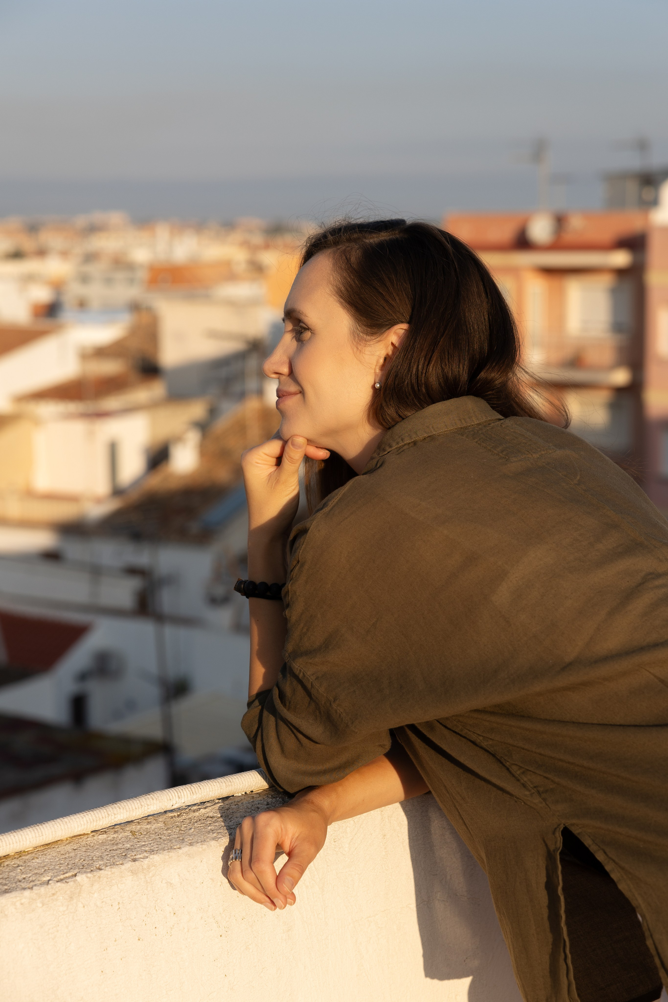 Personal brand photoshoot for art therapist. Eugénie Smirnova — your photographer in Toulouse and southwest France