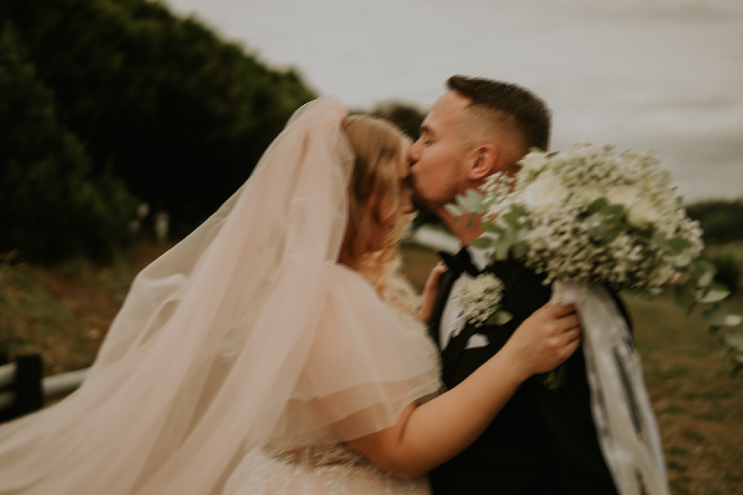 Trzy Drzewa: wspaniała uroczystość Wiktorii i Kamila. Karkowskafoto - fotografia miłości