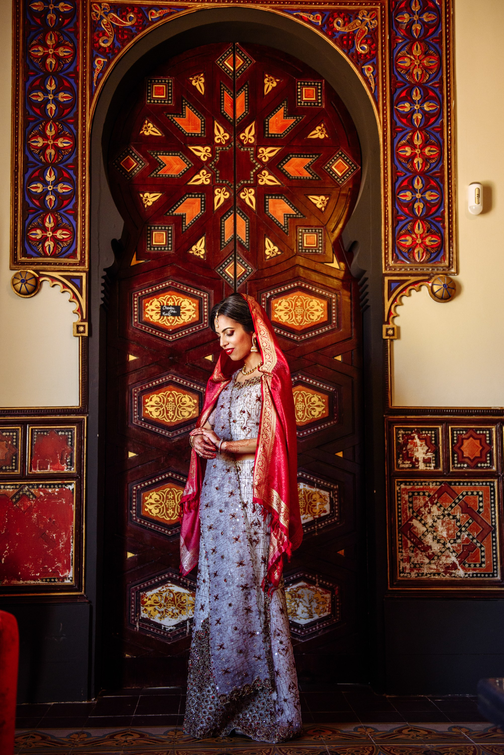 Elegancia Oriental. La Magia de una Boda India en La Gran Villa Rosa. Фотограф Екатерина Гасанова — фотосессии в Барселоне