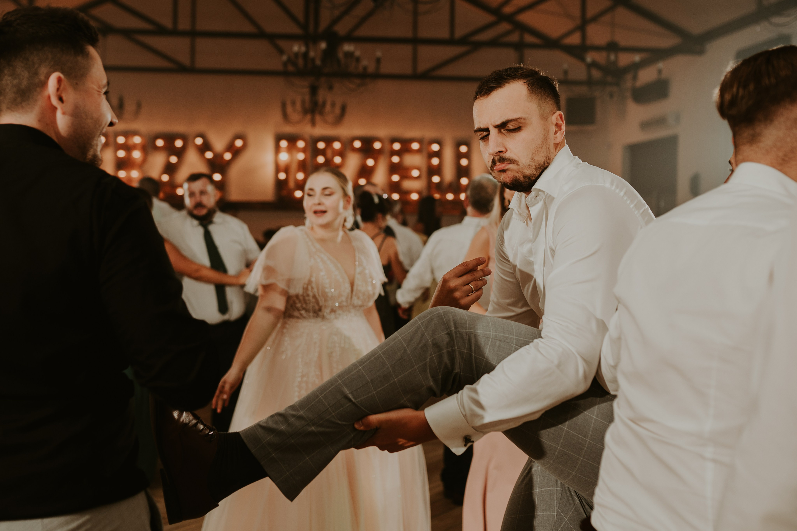 Trzy Drzewa: wspaniała uroczystość Wiktorii i Kamila. Karkowskafoto - fotografia miłości