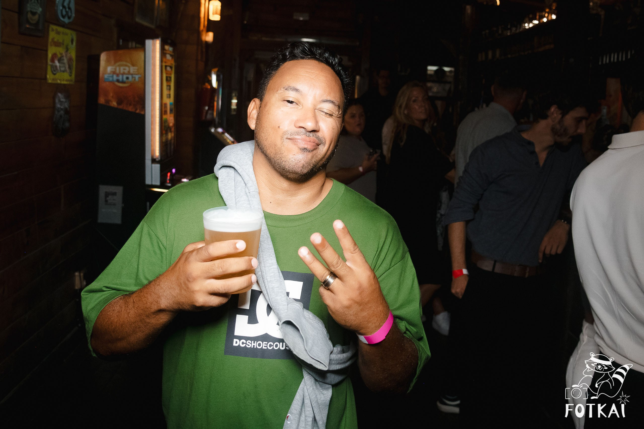 Fiesta Víspera de Festivo en El Paso Rock Bar – Hip Hop Old School | Reportaje fotográfico 08.10.2025 | FOTKAI