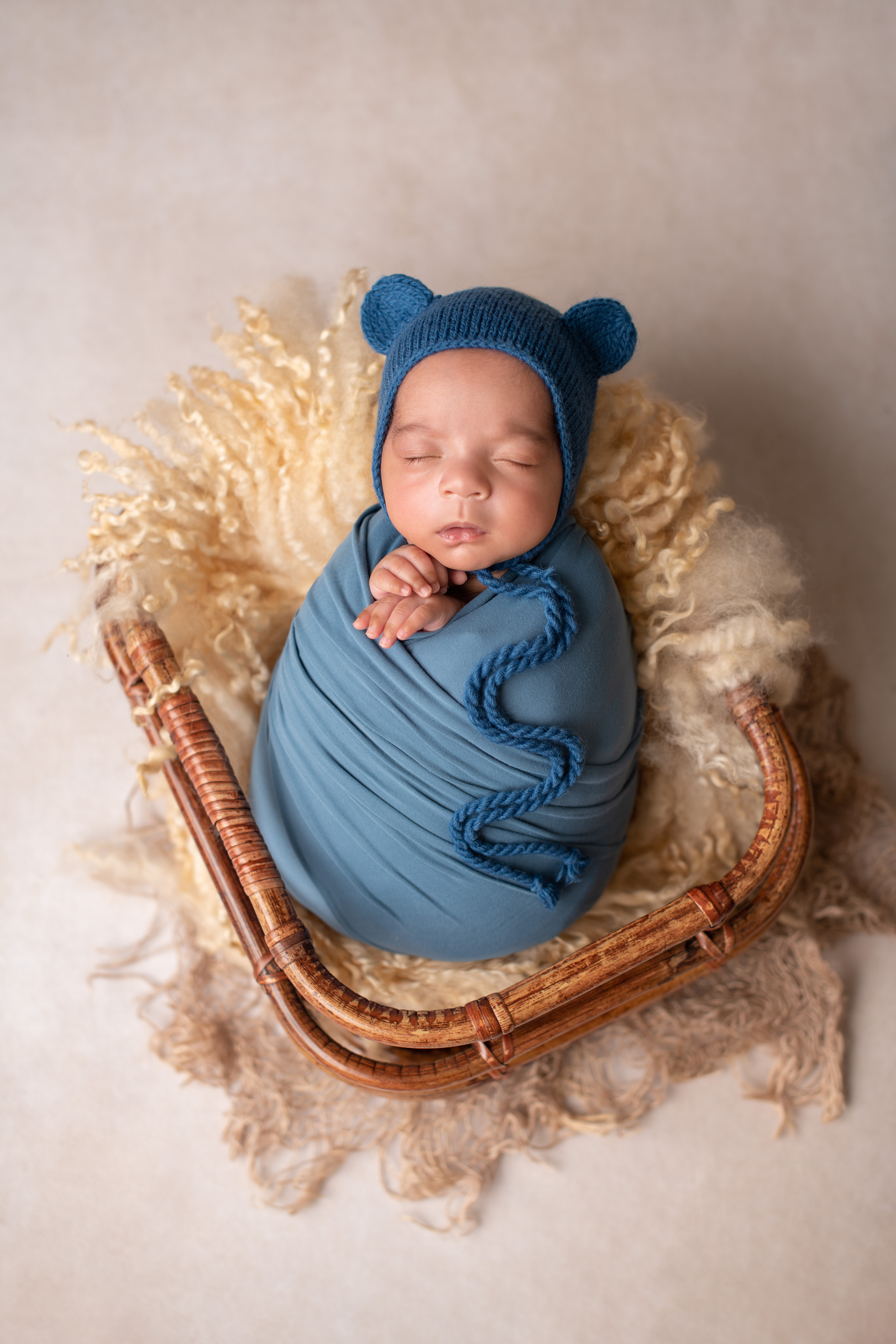 Newborn photoshot Armin. Newborn photographer Sacramento