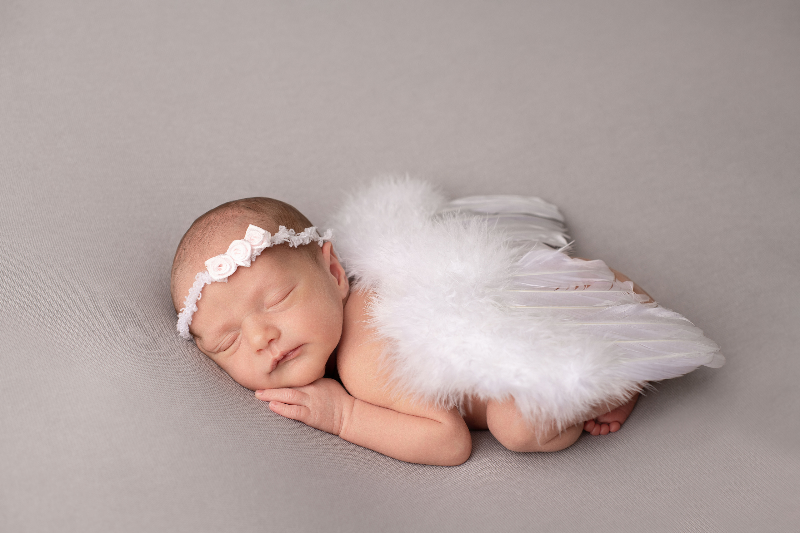 Newborn photoshot Lillia. Newborn photographer Sacramento