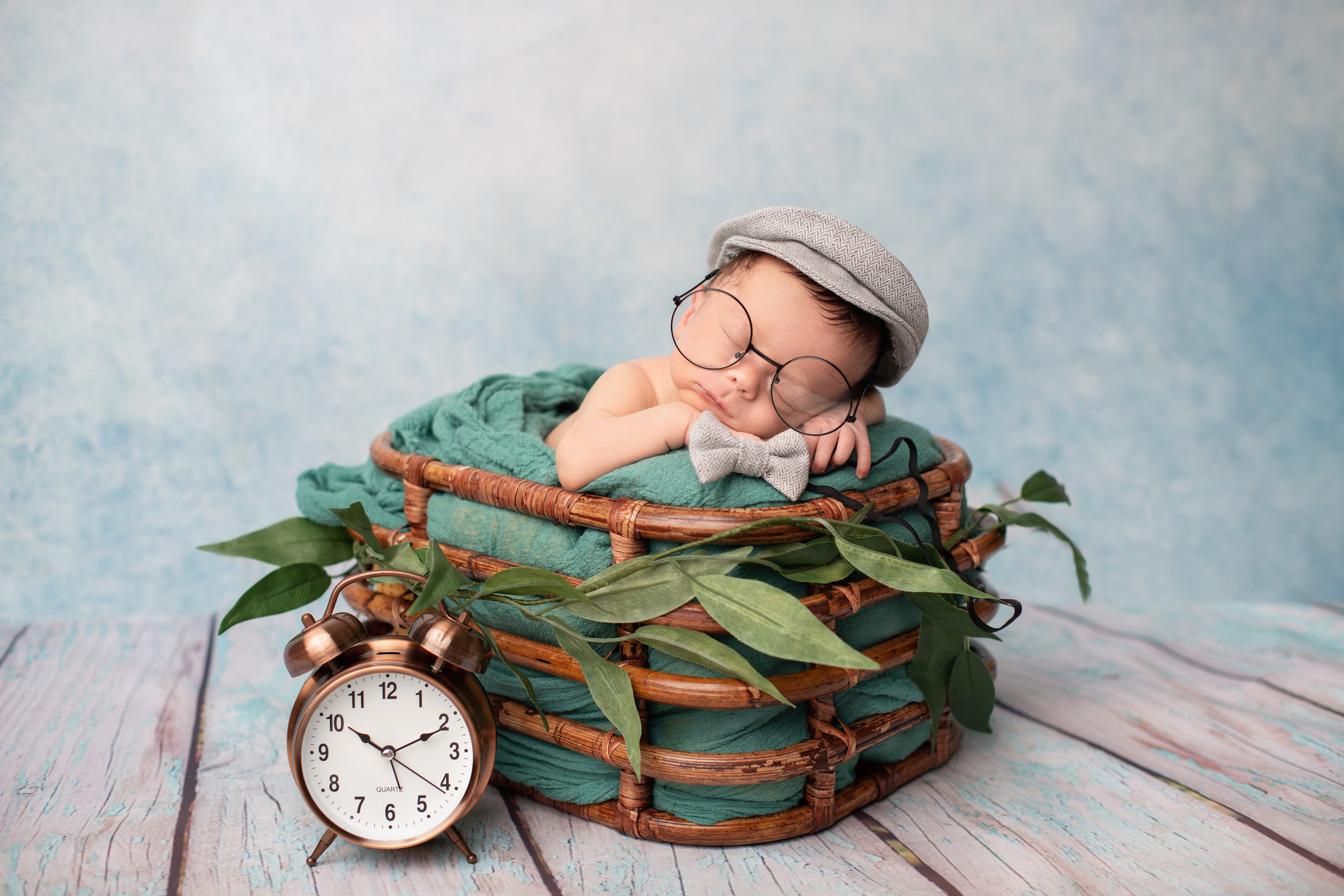 Newborn photoshoot baby girl 9 days. Newborn photographer Sacramento