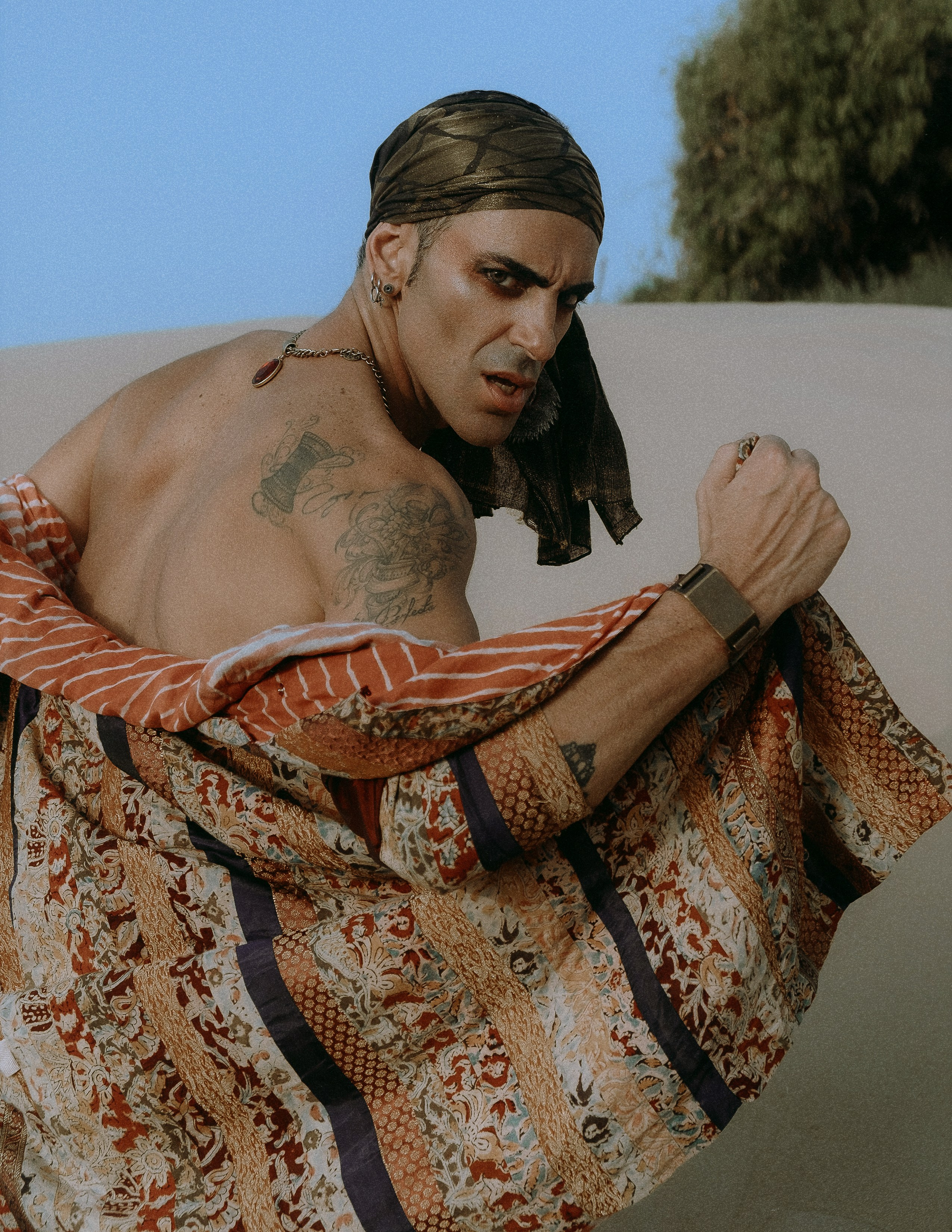 Портфолио-фотосессия в дюнах Аликанте — креативные образы и уникальные наряды от дизайнера — Фотограф Андрей Луковников