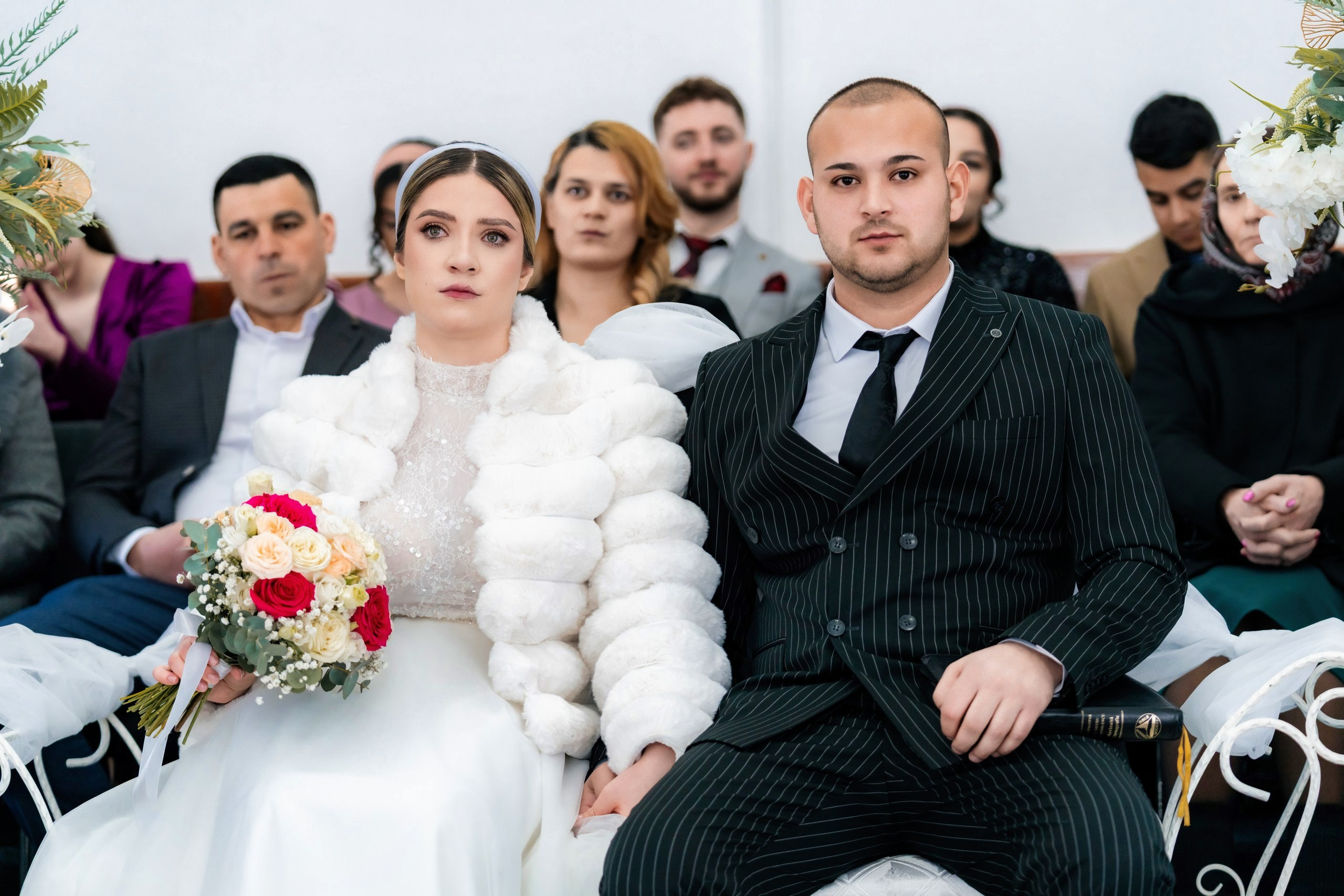 Fotograf nuntă Târgu Neamț – Samuel și Roxana, fotografie autentică realizată de AlinoFotoStudio 2. Fotograf nuntă Iași, Bacău, Suceava și Botoșani – Alin Chirilă surprinzând momente reale de nuntă 3. Fotografie de nuntă cu emoție și credință – AlinoFotoStudio, fotograf povestitor 4. Fotograf profesionist nuntă în Moldova – cadre naturale și pline de emoție 5. Alin Chirilă fotograf nuntă – poveste reală surprinsă prin fotografie 6. Fotograf nuntă cu stil documentar – momente autentice din ziua nunții Pregătiri mireasă acasă – fotografie naturală realizată de Alin Chirilă fotograf nuntă 8. Detalii din ziua nunții – fotograf nuntă Iași și Botoșani, AlinoFotoStudio 9. Emoții din dimineața nunții – fotograf profesionist Moldova 10. Cadre autentice din pregătiri – fotograf nuntă Suceava și Bacău Ceremonie religioasă nuntă – moment emoționant surprins de fotograf Alin Chirilă 12. Nuntă cu valori creștine – fotografie din biserică realizată cu discreție 13. Rugăciune și emoție în ziua nunții – fotograf nuntă Târgu Neamț 14. Legământ în fața lui Dumnezeu – fotografie de nuntă autentică 15. Fotograf nuntă biserică – momente sincere și pline de semnificație Petrecere de nuntă – cadre naturale realizate de AlinoFotoStudio 17. Bucurie și dans la nuntă – fotograf nuntă Iași și împrejurimi 18. Momente autentice de la restaurant – fotograf nuntă Bacău Suceava 19. Atmosferă de nuntă surprinsă discret – Alin Chirilă fotograf -AlinoFotoStudio – fotograf nuntă cu abordare naturală și emoțională 21. Alin Chirilă fotograf – povestitor prin fotografie de nuntă 22. Fotograf nuntă în Moldova – stil documentar și autentic 23. Fotografie de nuntă sinceră și elegantă – AlinoFotoStudio- Fotograf nuntă Iași Bacău Suceava Botoșani – Alin Chirilă AlinoFotoStudio 26. Fotograf nuntă Târgu Neamț și Moldova – fotografie profesională de eveniment 27. Fotograf nuntă cu valori creștine și stil documentar – AlinoFotoStudio - Alin Chirilă – AlinoFotoStudio Fotograf nuntă Iași • Bacău • Suceava • Botoșani - Samuel & Roxana, Târgu Neamț -Momente reale, trăite sincer și păstrate pentru totdeauna.