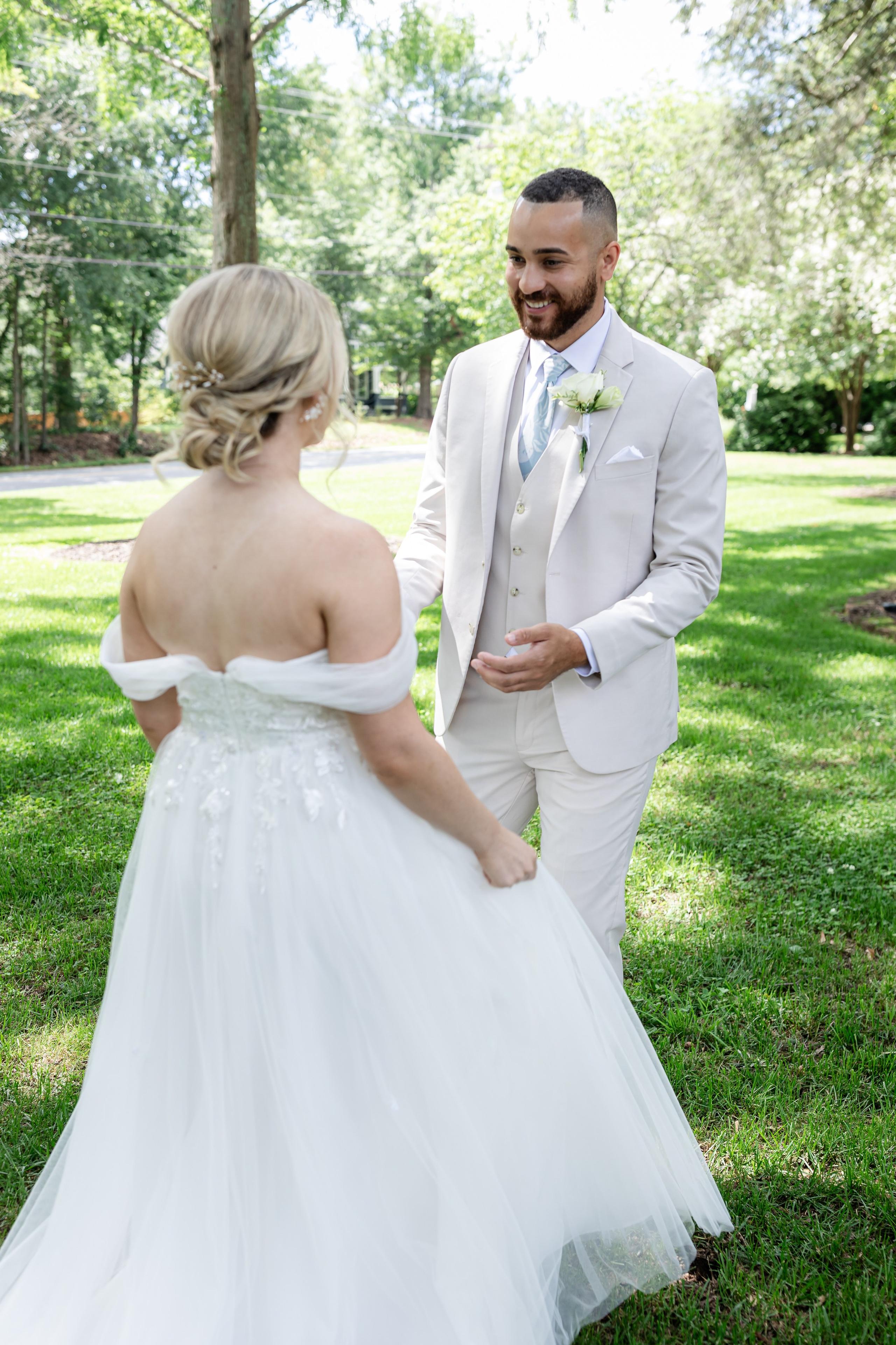 Blue wedding of Stacey and Madison at Liberty Hall Bed & Breakfast located in Traveler’s Rest SC. Wedding and portrait photography in Greenville SC