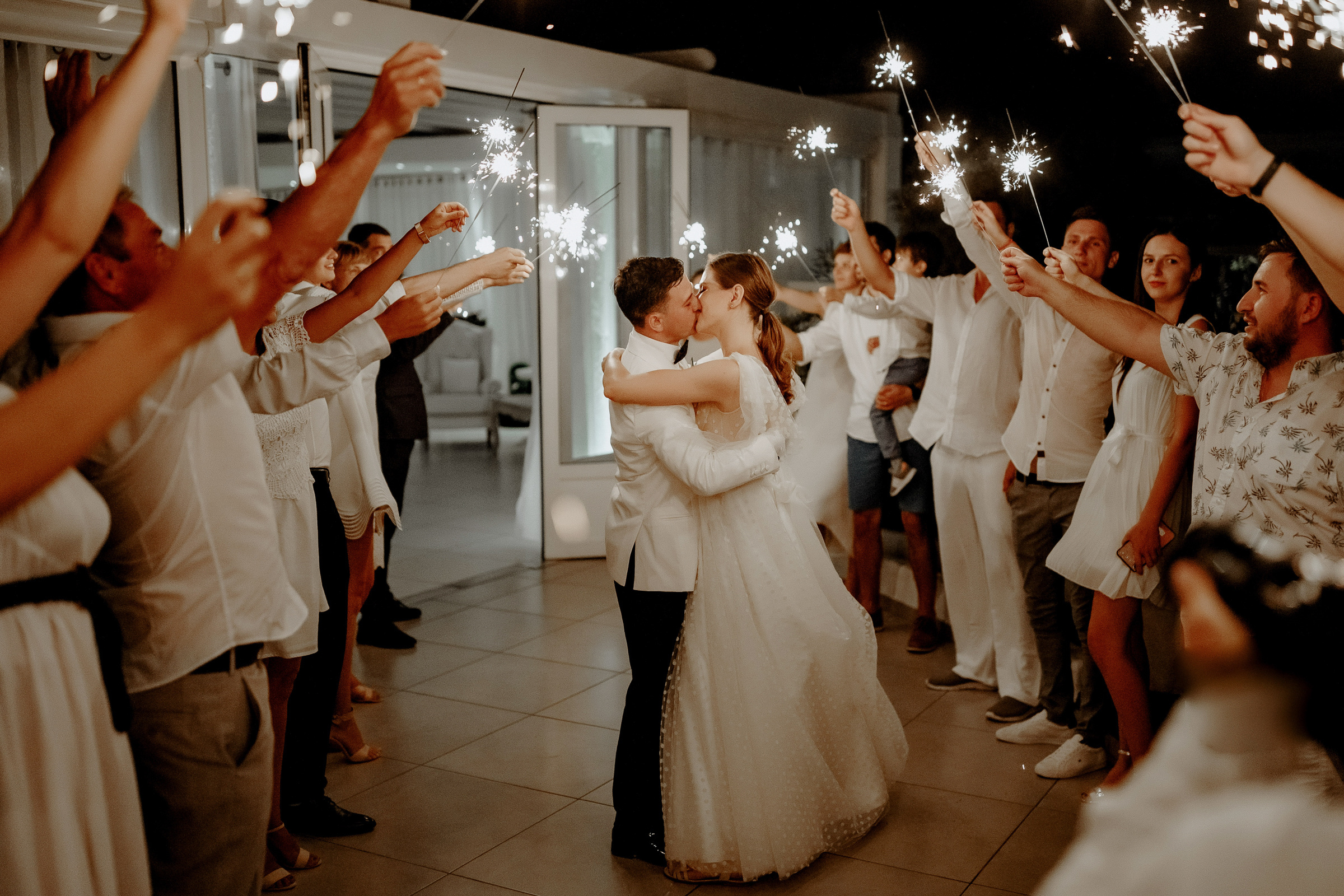 Drunk in love -Santorini-. Servicii Foto Video în Chișinău și Europa ID-Brothers