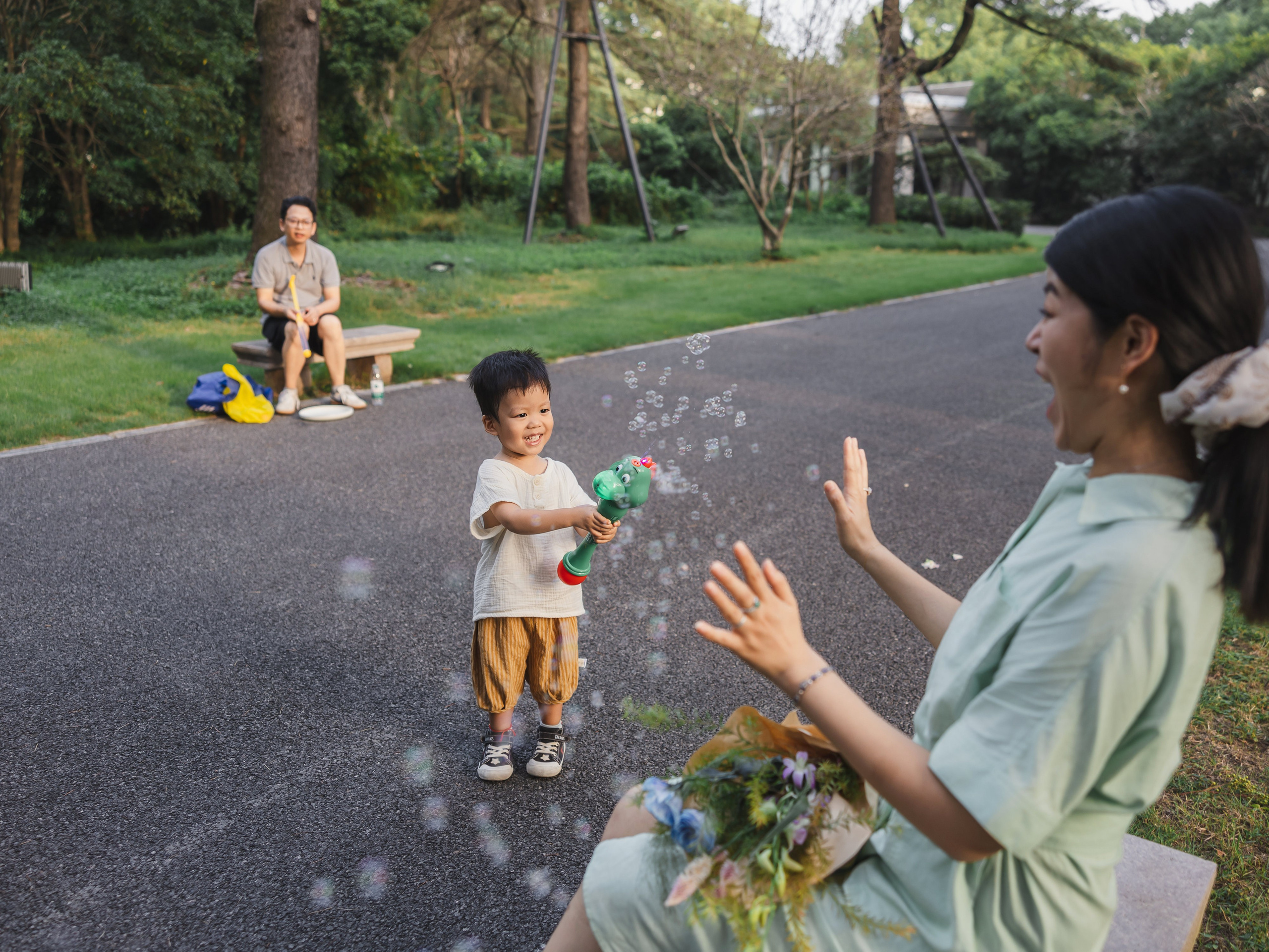 Shanghai Family Photographer | A Sunset Park Walk with a Growing Toddler