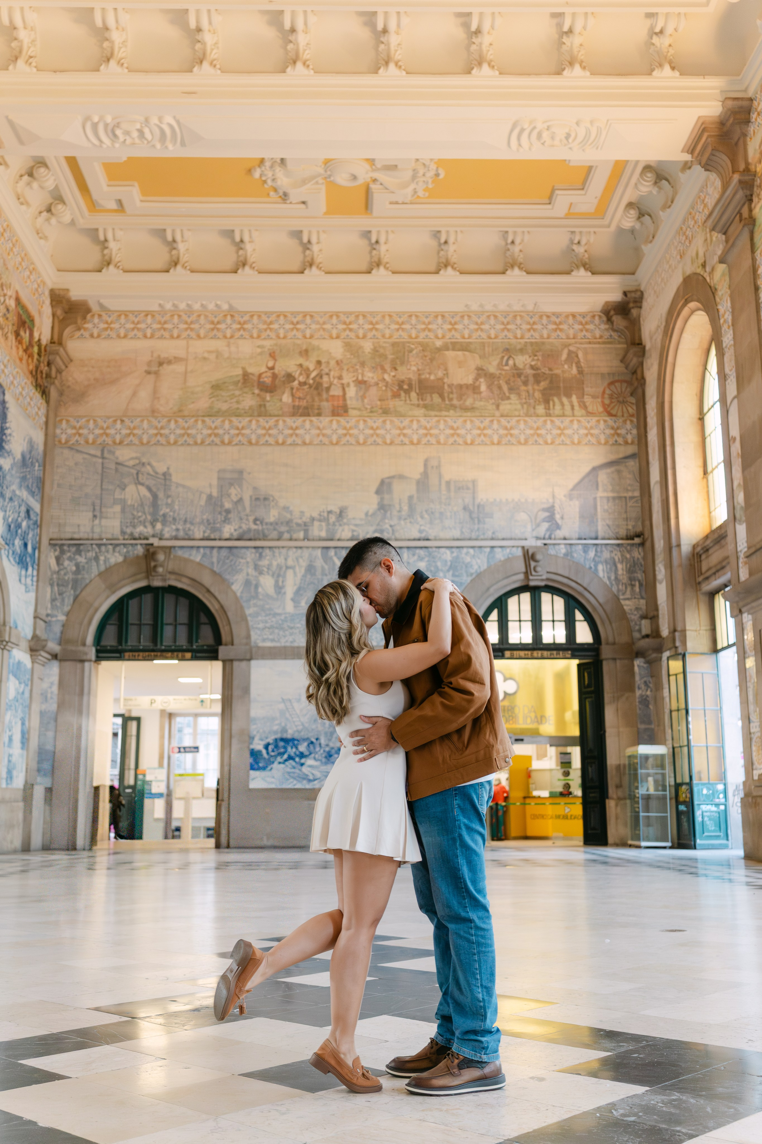 Couple Photographer in Porto | Vacation & Engagement Photoshoots