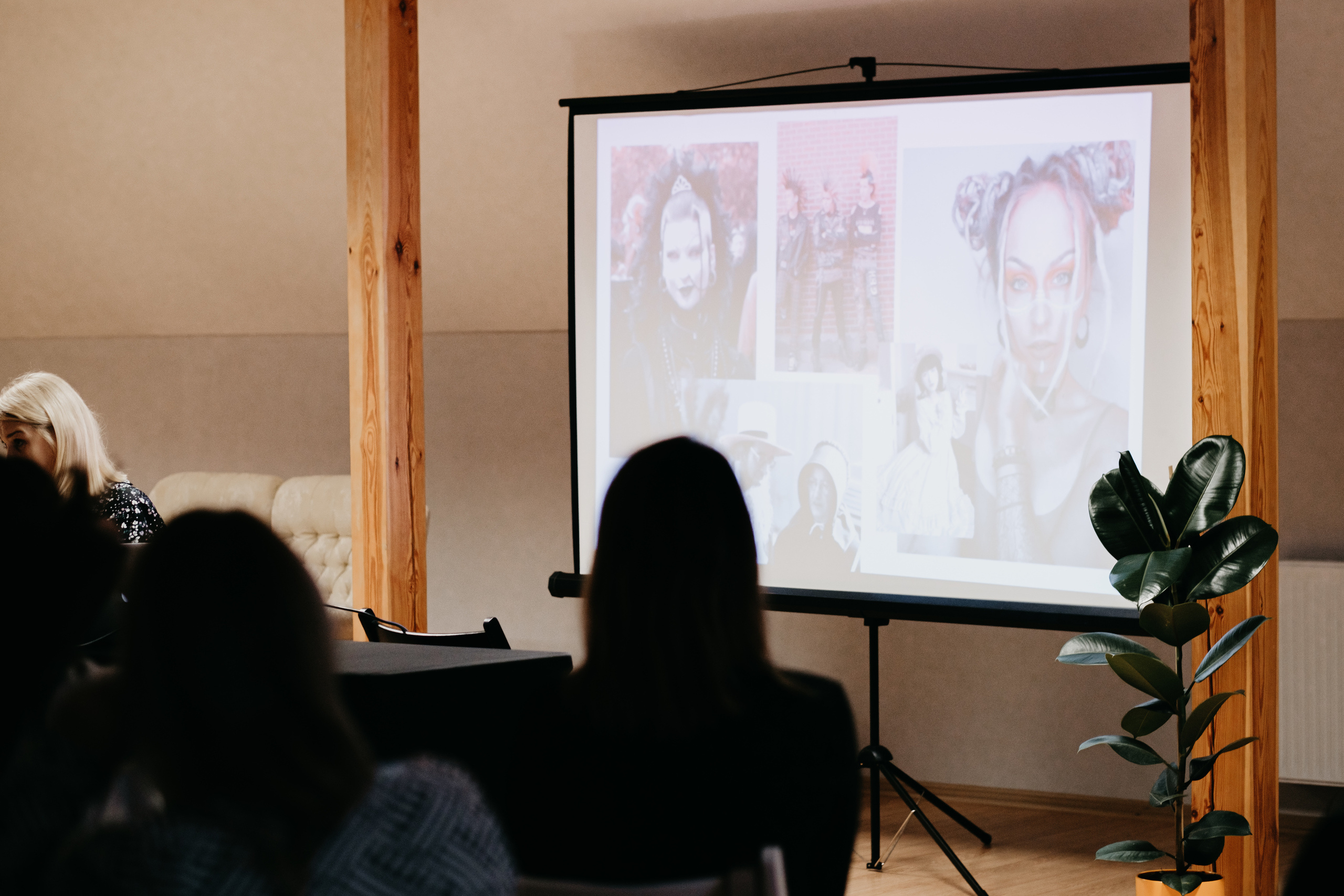 Personīgā stila restarts / Indra Salceviča @ MAZĀ LAPSA - Svētku un rotaļu telpa. Kāzu × Ģimenes notikumu fotografs Edgars Kalniņš