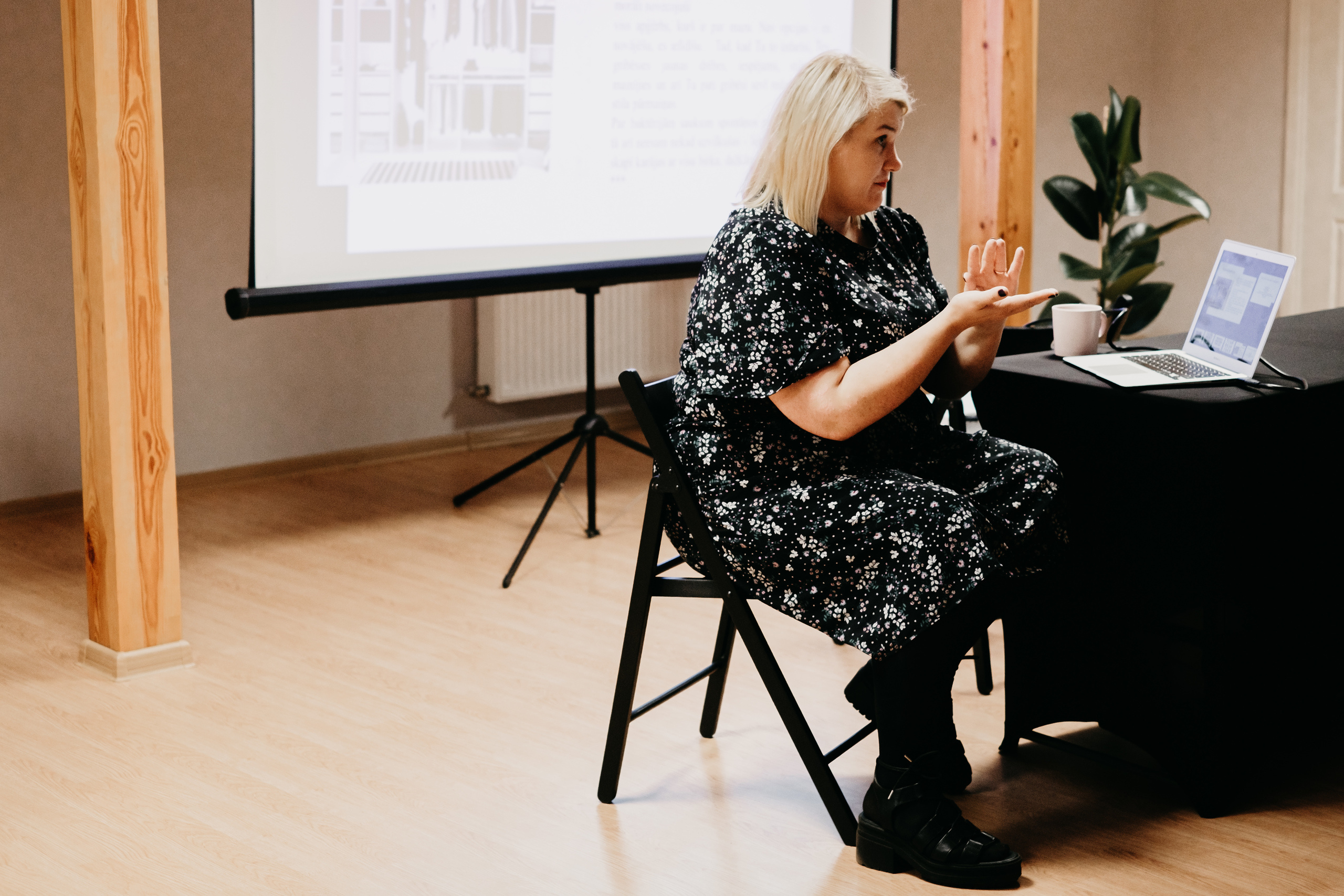 Personīgā stila restarts / Indra Salceviča @ MAZĀ LAPSA - Svētku un rotaļu telpa. Kāzu × Ģimenes notikumu fotografs Edgars Kalniņš