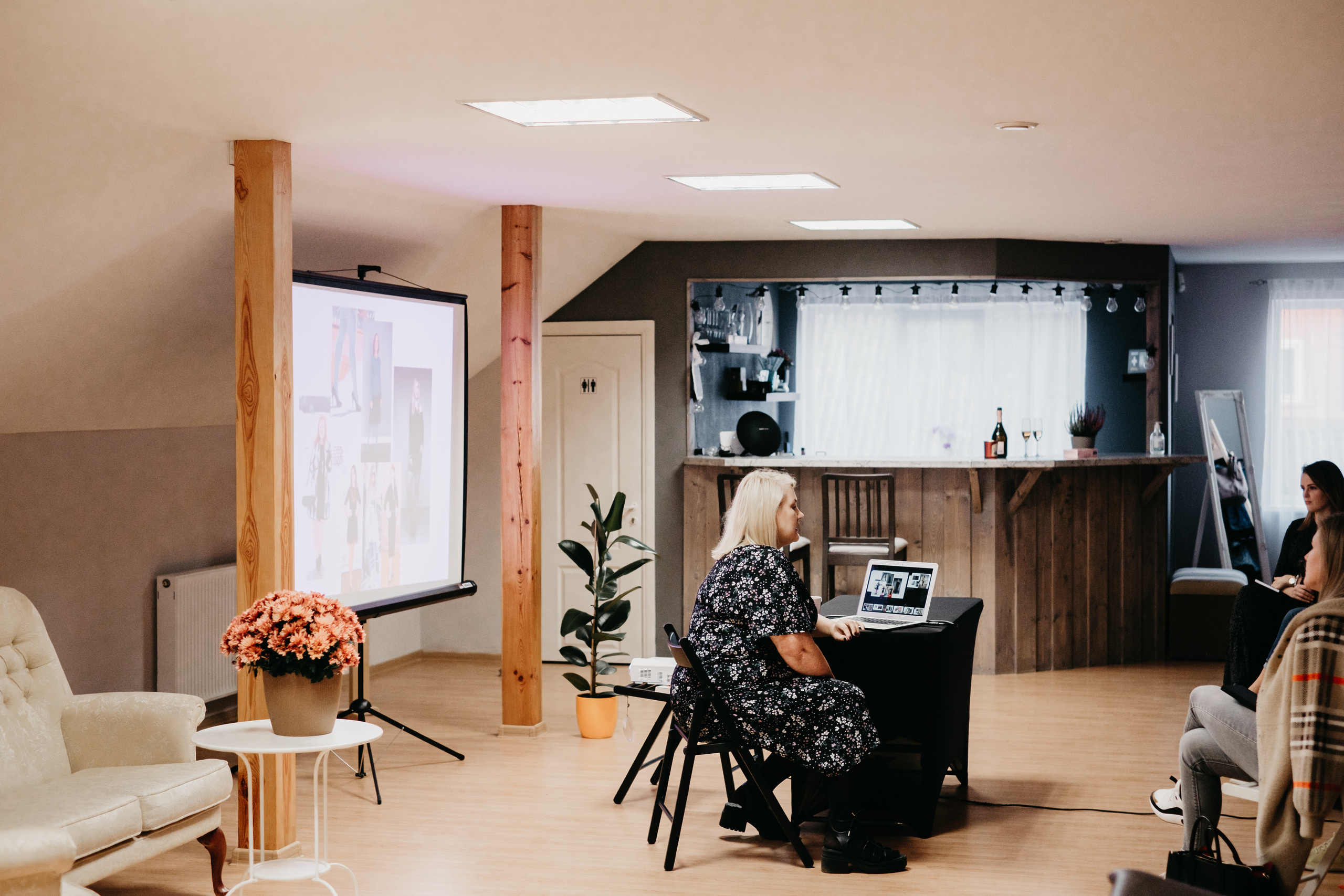 Personīgā stila restarts / Indra Salceviča @ MAZĀ LAPSA - Svētku un rotaļu telpa. Kāzu × Ģimenes notikumu fotografs Edgars Kalniņš