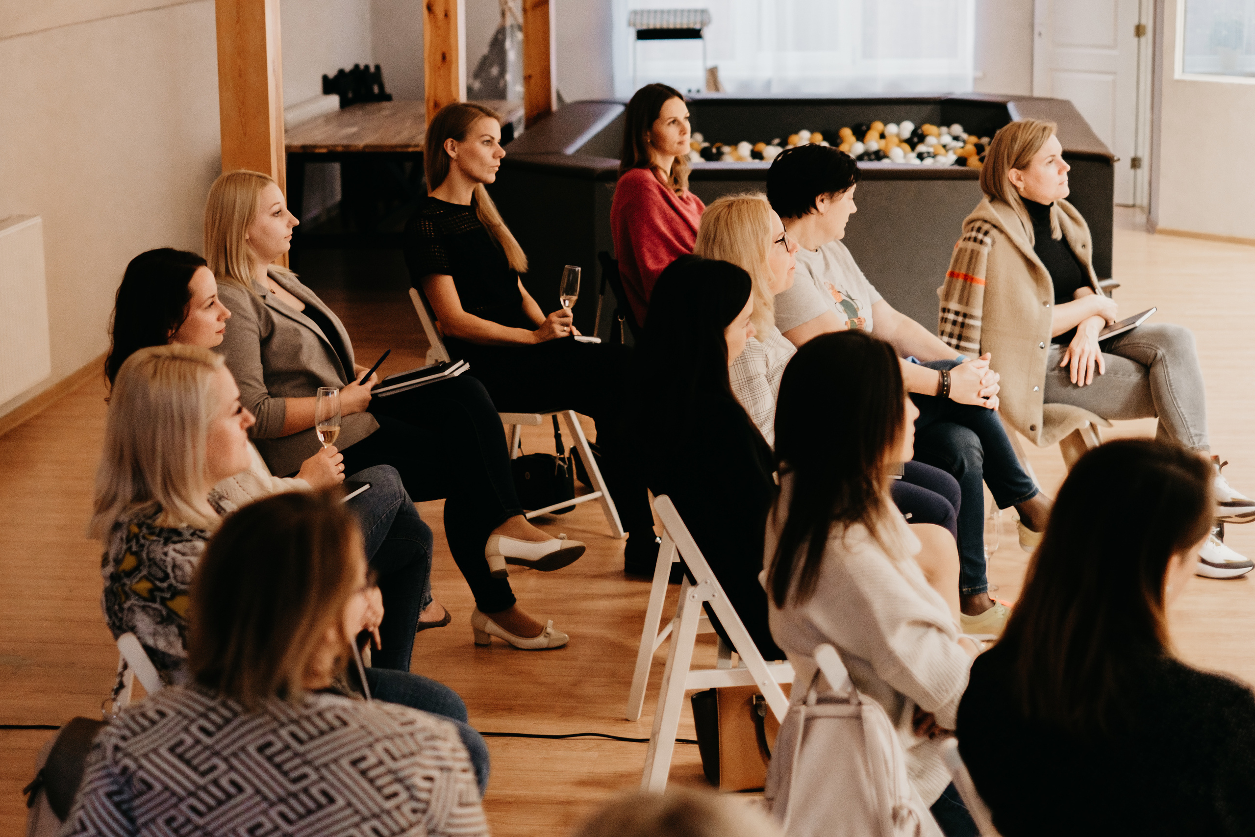 Personīgā stila restarts / Indra Salceviča @ MAZĀ LAPSA - Svētku un rotaļu telpa. Kāzu × Ģimenes notikumu fotografs Edgars Kalniņš