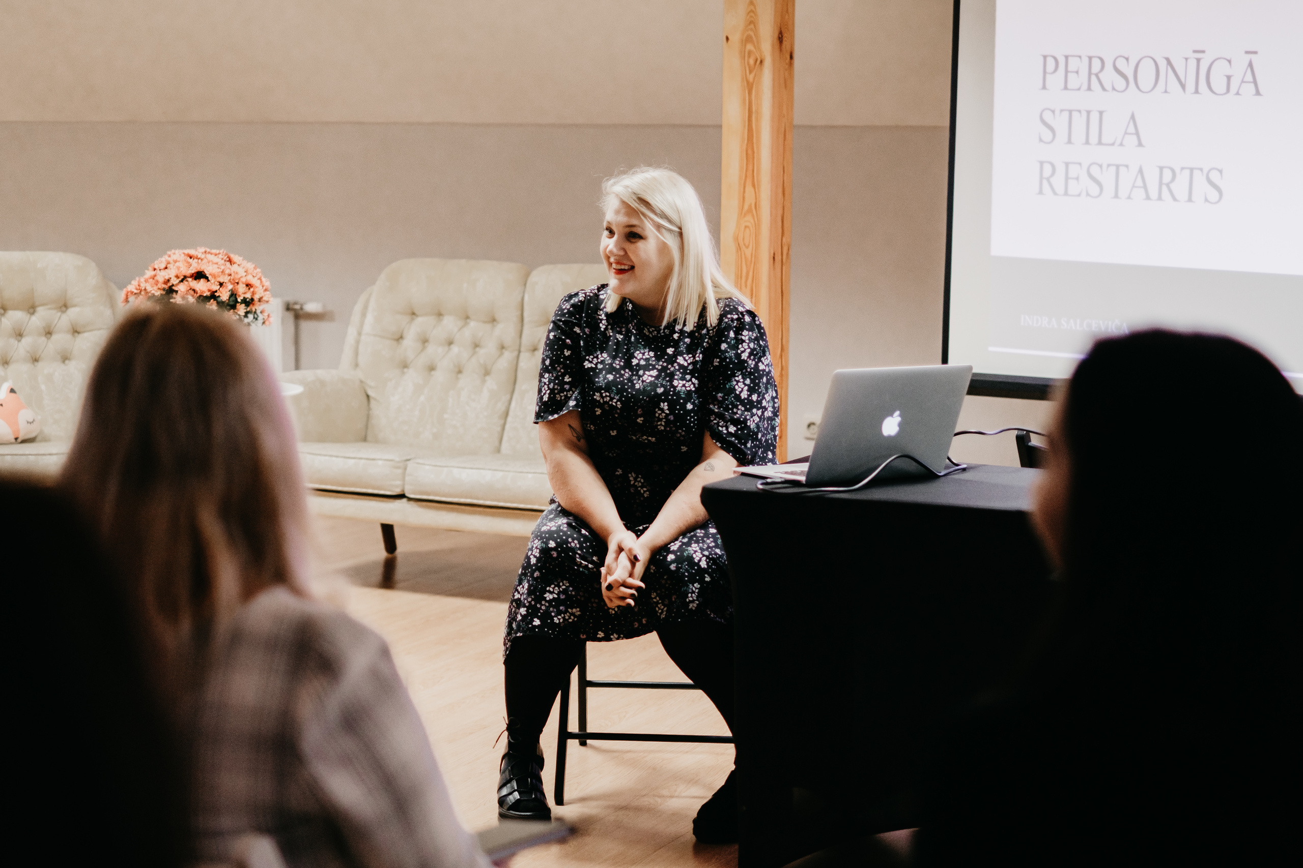 Personīgā stila restarts / Indra Salceviča @ MAZĀ LAPSA - Svētku un rotaļu telpa. Kāzu × Ģimenes notikumu fotografs Edgars Kalniņš