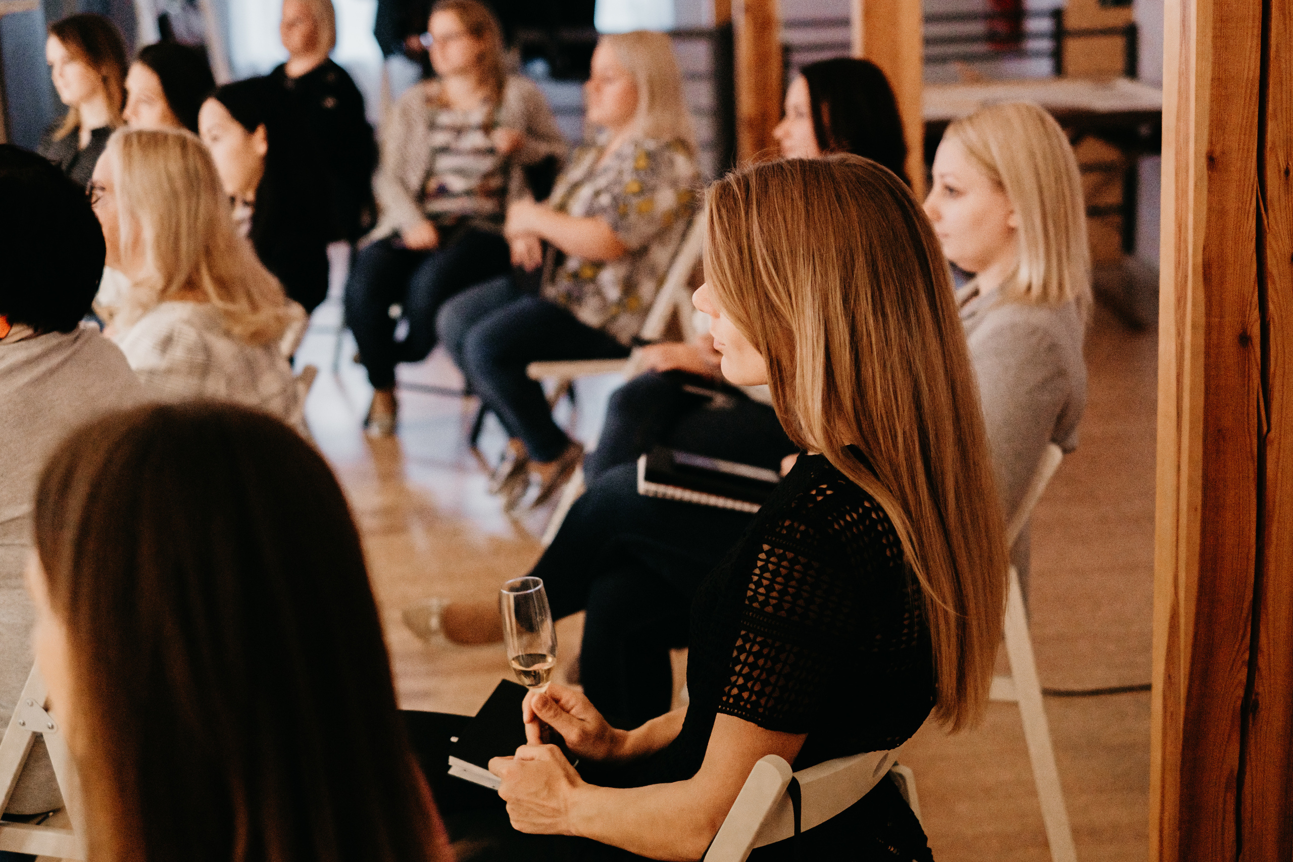 Personīgā stila restarts / Indra Salceviča @ MAZĀ LAPSA - Svētku un rotaļu telpa. Kāzu × Ģimenes notikumu fotografs Edgars Kalniņš