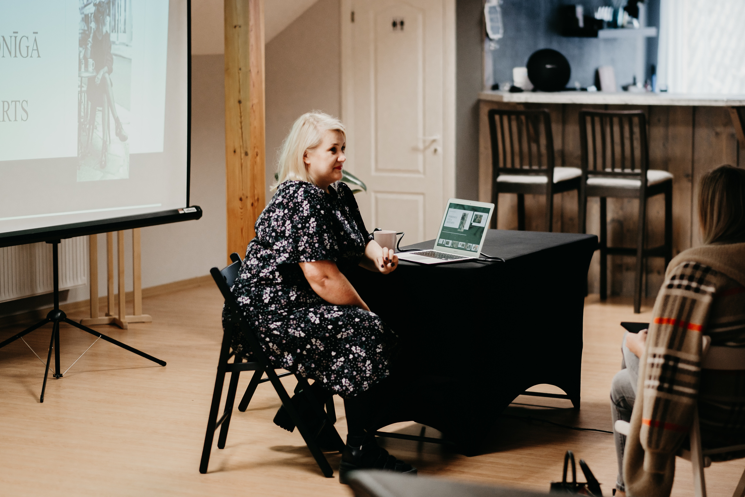 Personīgā stila restarts / Indra Salceviča @ MAZĀ LAPSA - Svētku un rotaļu telpa. Kāzu × Ģimenes notikumu fotografs Edgars Kalniņš